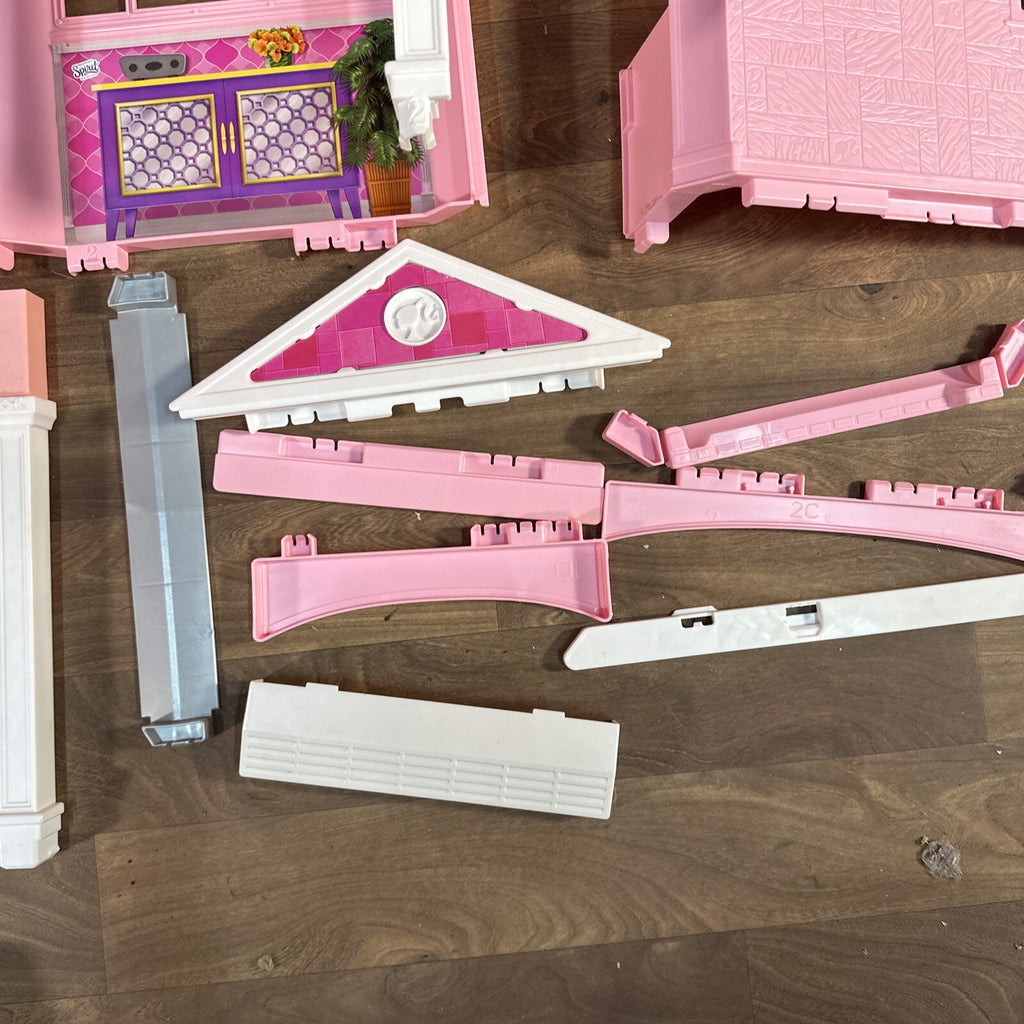 Mattel Barbie Dream House | Vintage Dolls House | Used | Parts Unknown