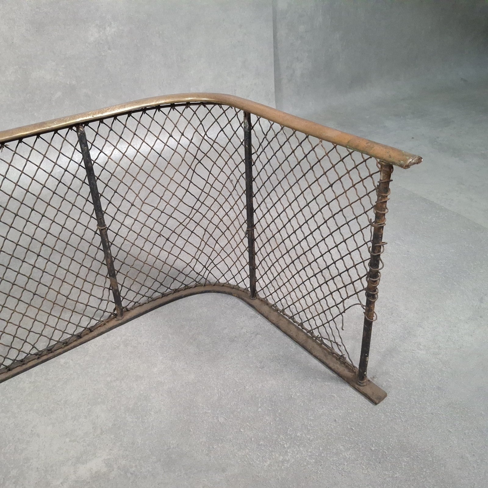 Antique 19th Century Nursery Spark Guard Brass Rim & Wire Mesh Fireplace Screen