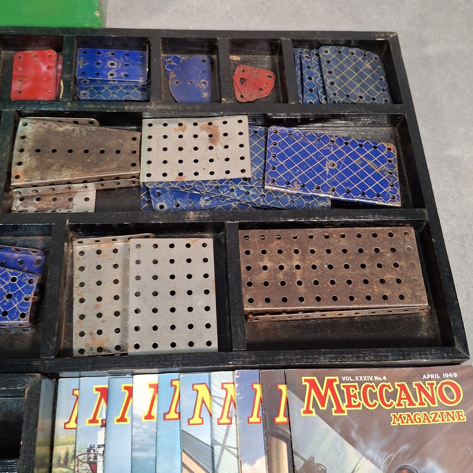Made In England Meccano 1940s Vintage Set In Original Wooden Box Wheels Plates +