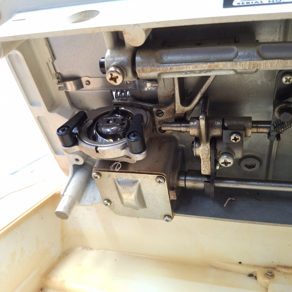 Riccar 510 Super Z Stretch Vintage Sewing Machine with Case & Foot Pedal – 1960s/70s | Used