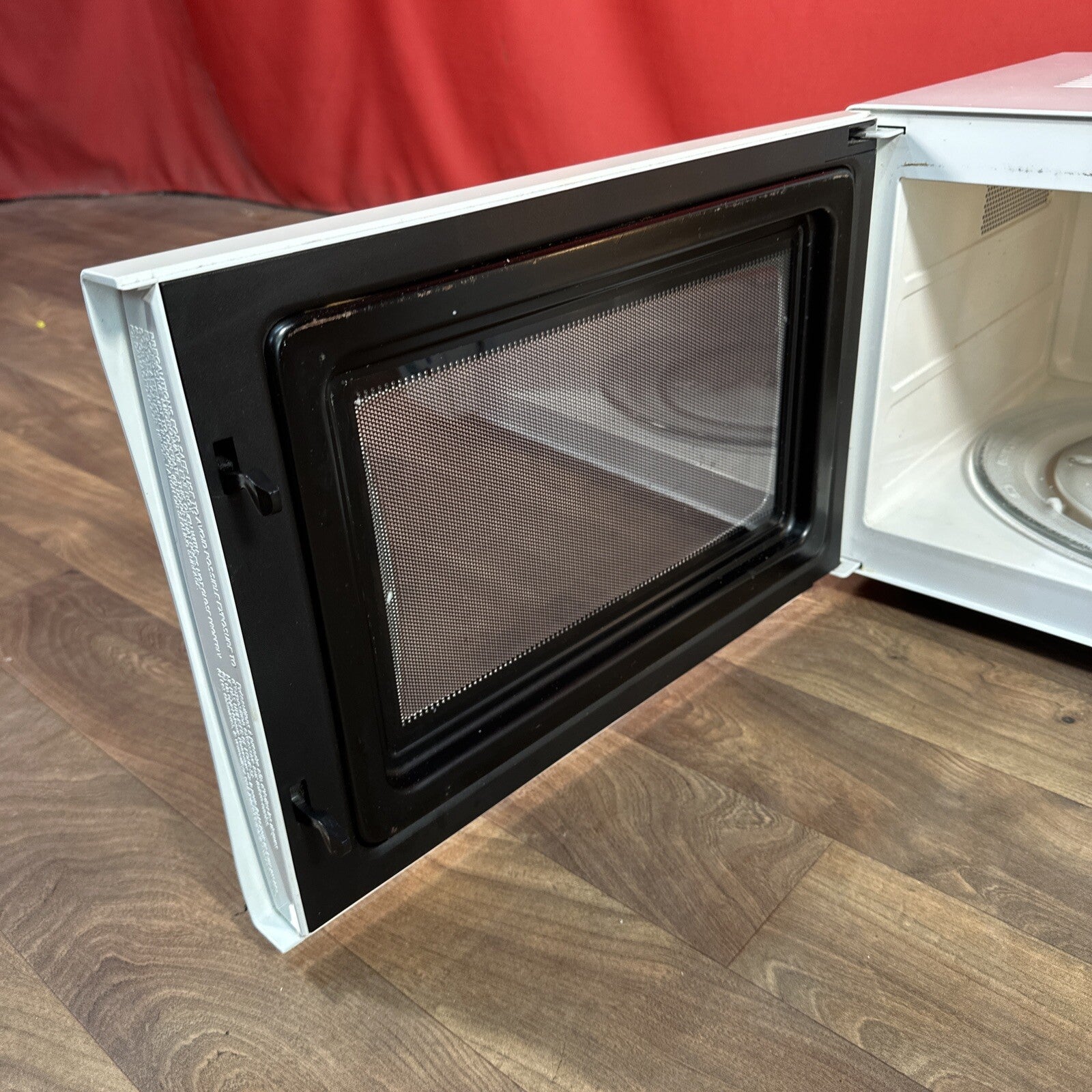 Matsui M150TC Microwave Oven 900w Countertop - White