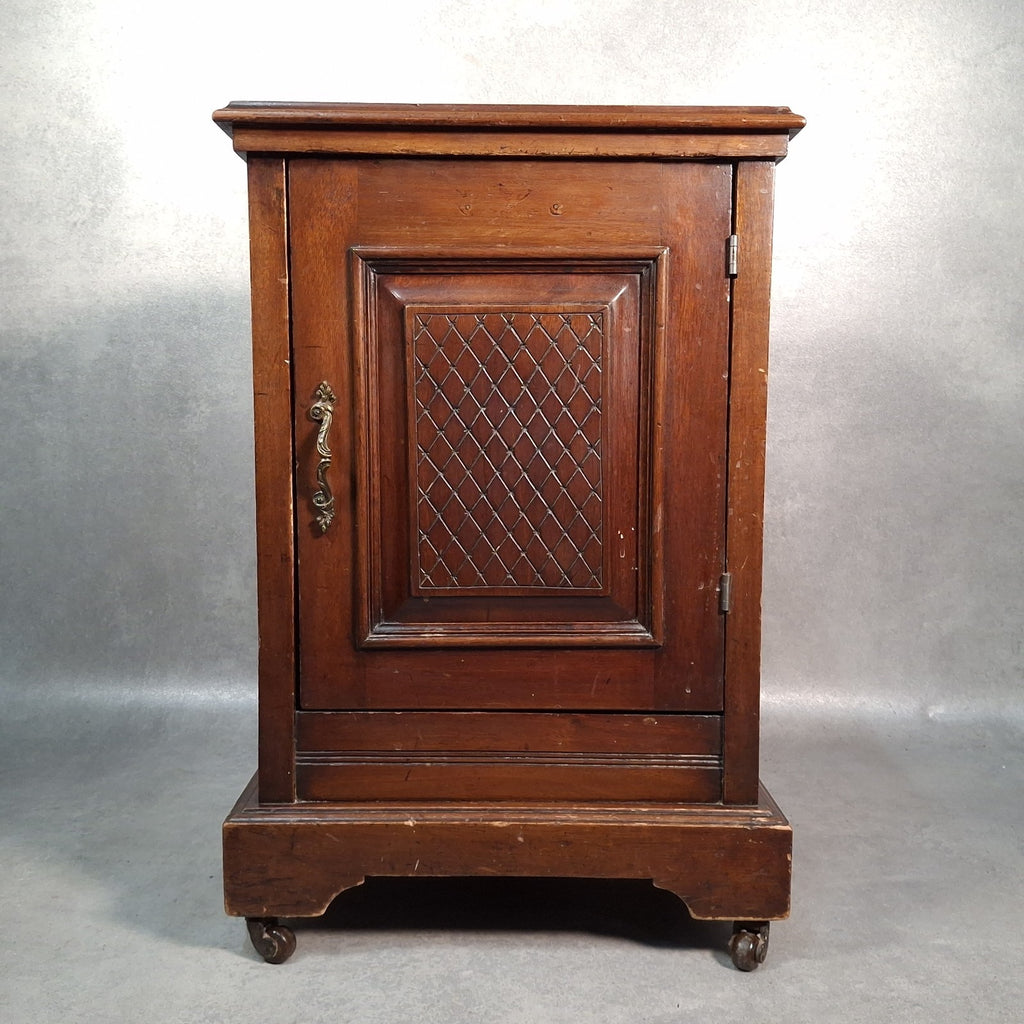Antique 10” 78rpm Gramophone Record Cabinet on Castors Shellac Disc Storage Unit
