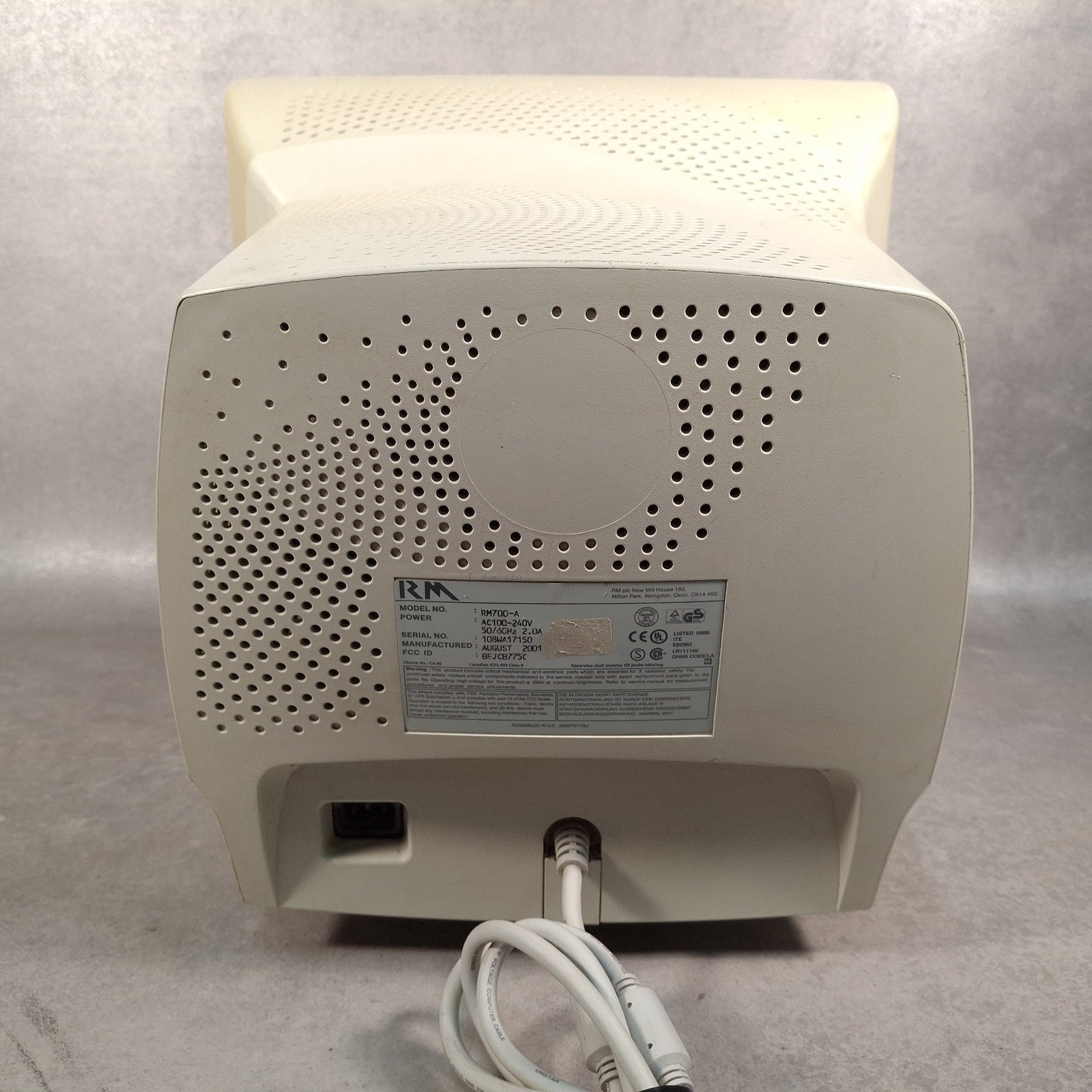 CRT Monitor 17” VGA Retro Gaming PC RM RM700-A Beige 2001