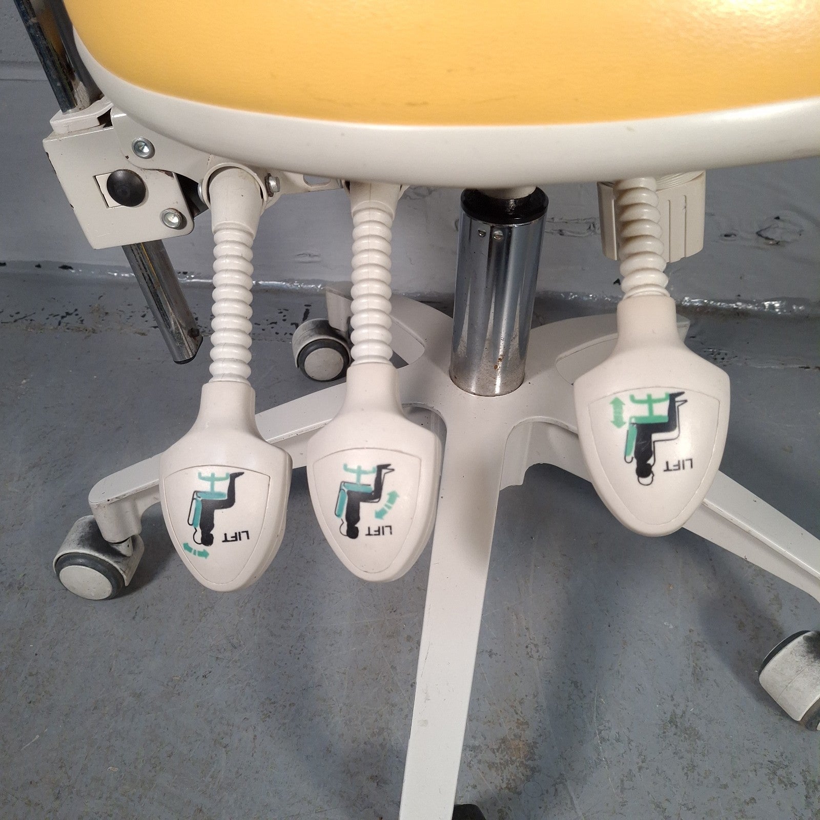 Murray SADV GT Dentist Chair Hydraulic Swivel Yellow