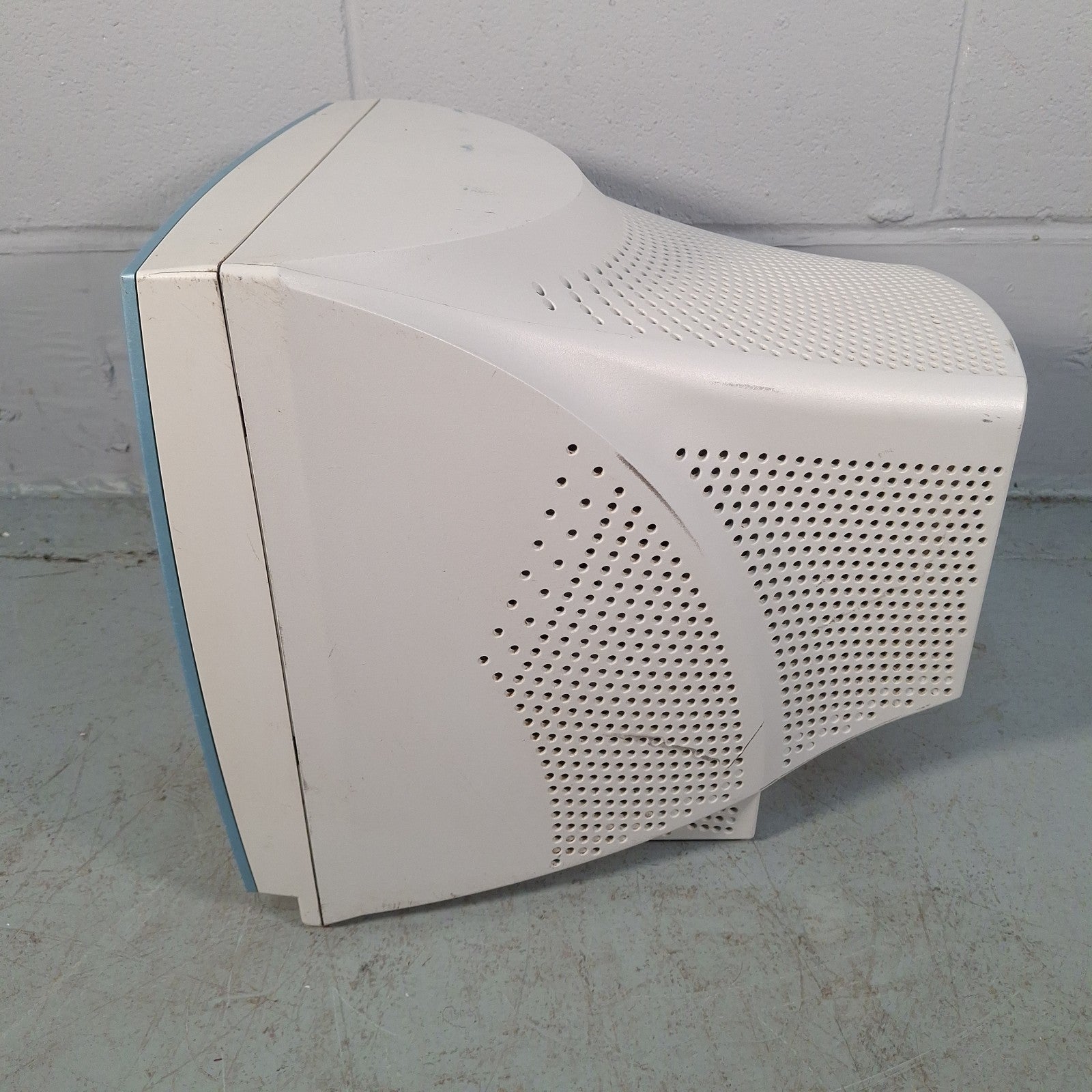 Packard Bell A727 Display Monitor Gaming CRT 17" Prop Spares & Repair
