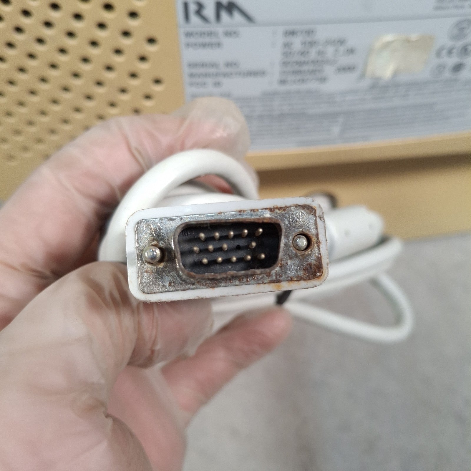 RM RM700 17" CRT VGA Monitor | Beige | c.2001 | Faulty / For Parts | Retro Vintage PC