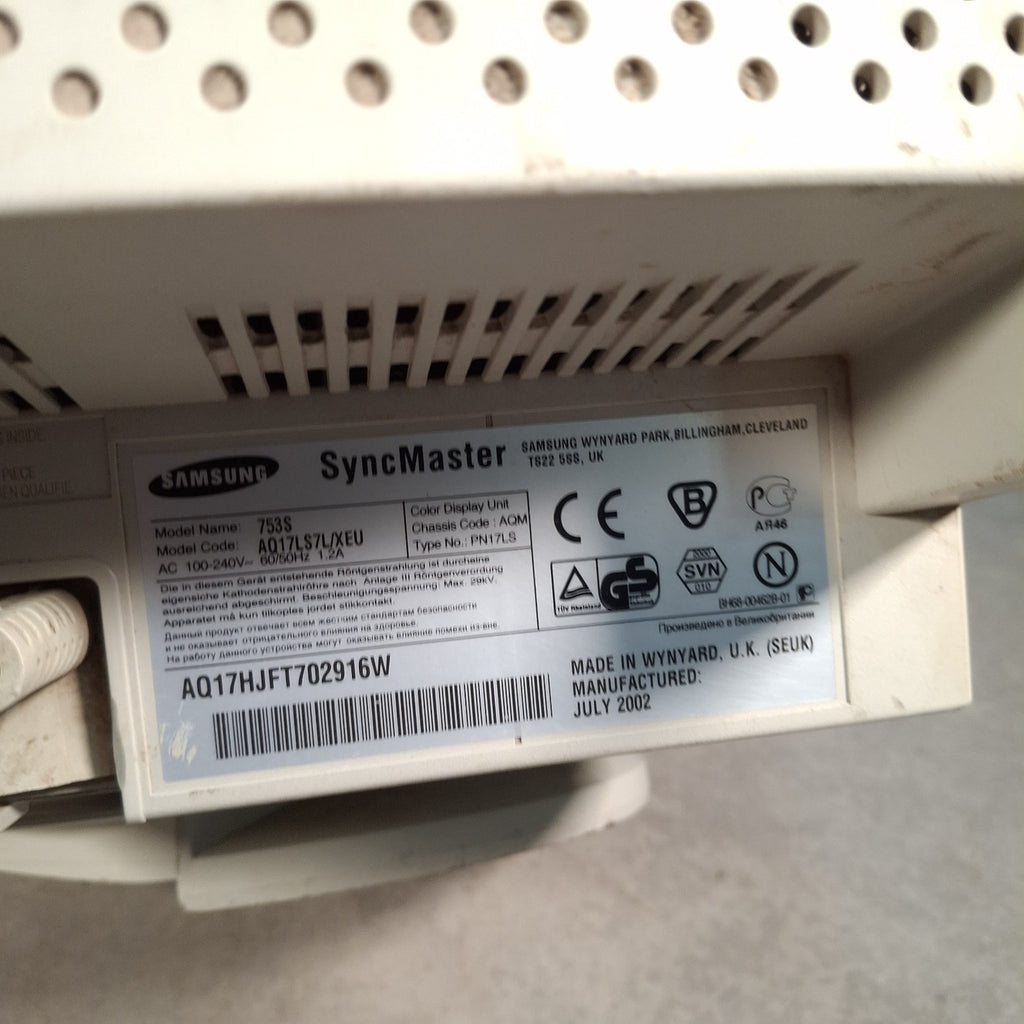 Samsung SyncMaster 753s 17" CRT VGA Monitor | 2002 | Beige | Retro PC & Gaming Display