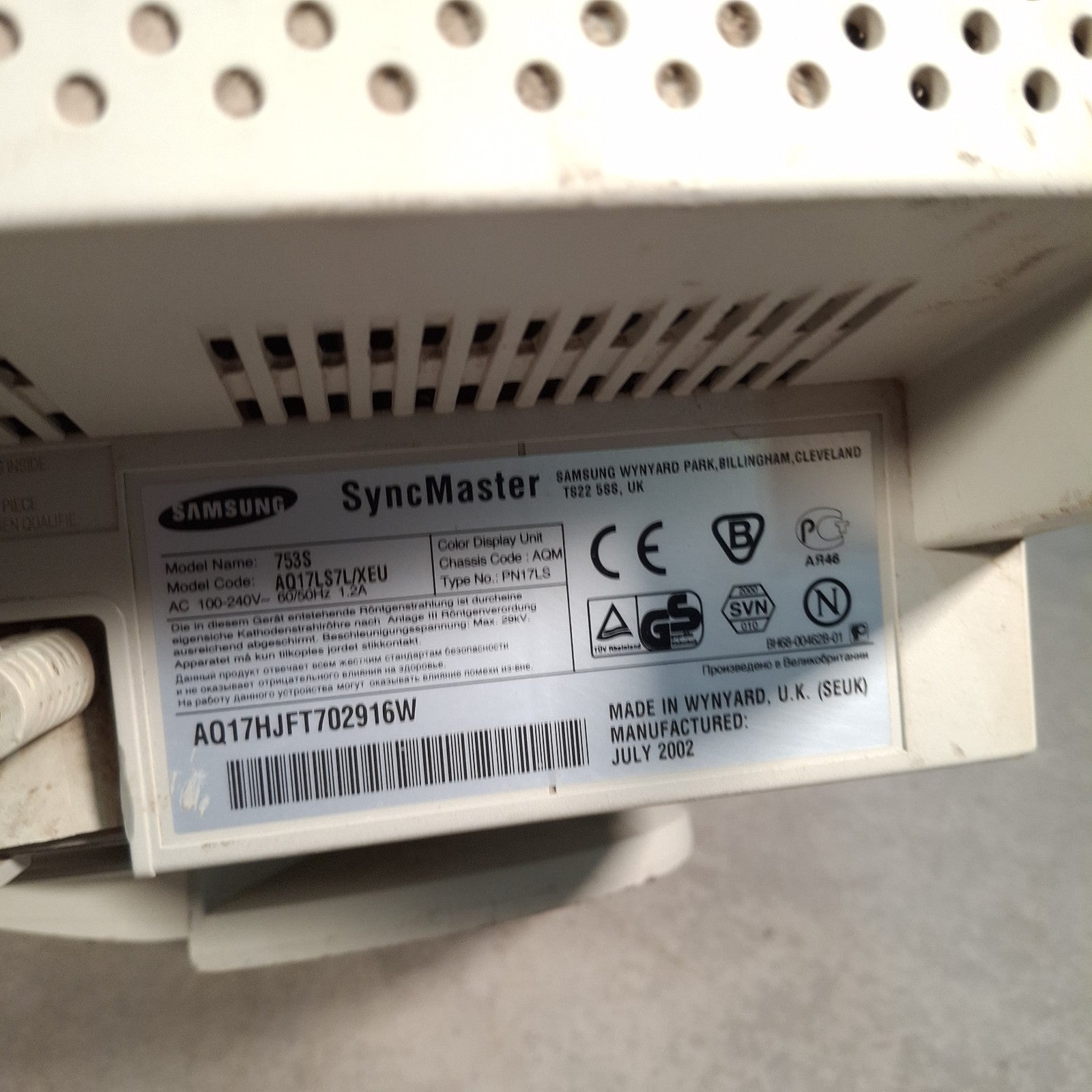 Samsung SyncMaster 753s 17" CRT VGA Monitor | 2002 | Beige | Retro PC & Gaming Display