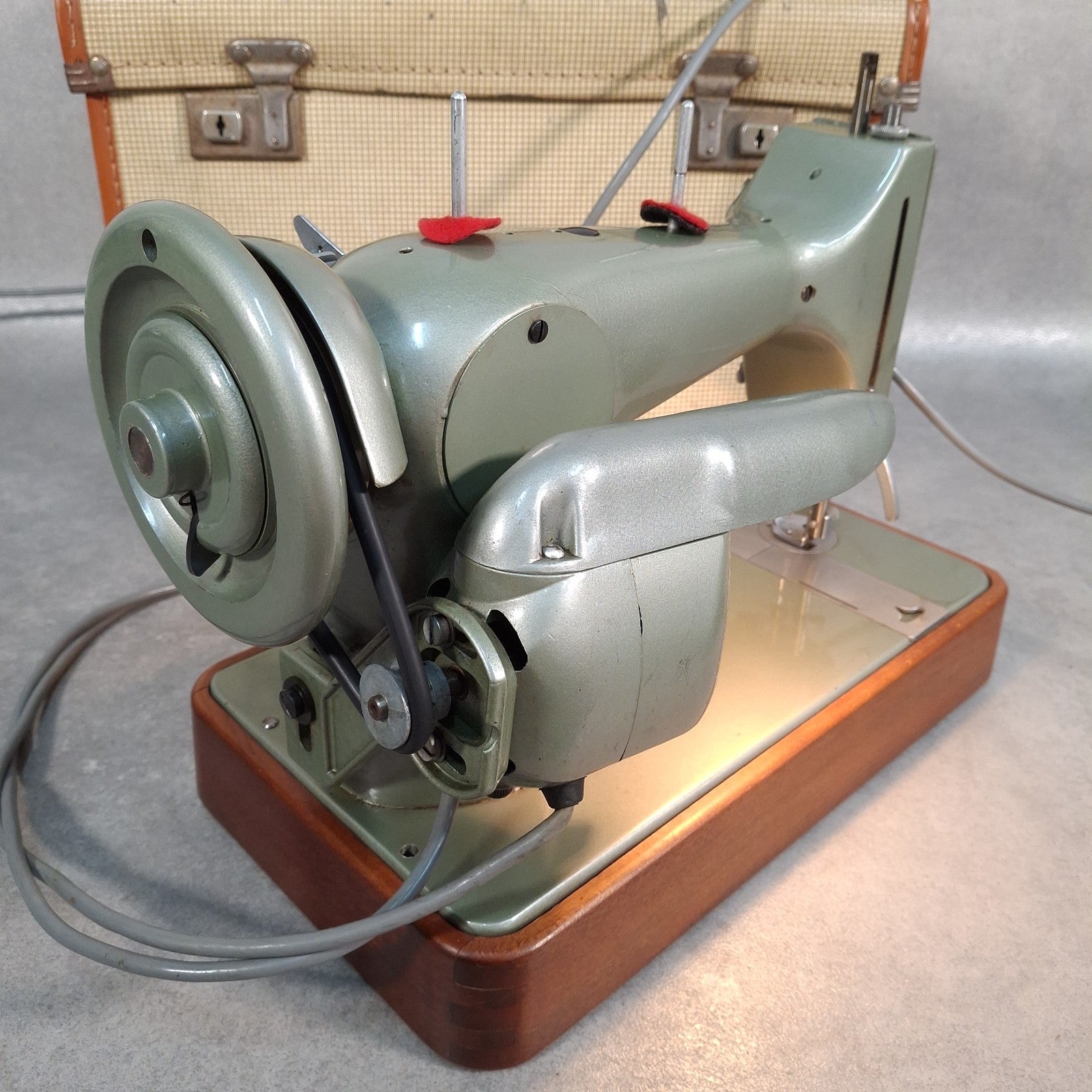 Sewing Machine Jones CS-E Cylinder Shuttle & Case + Manual Plus Extras Vintage