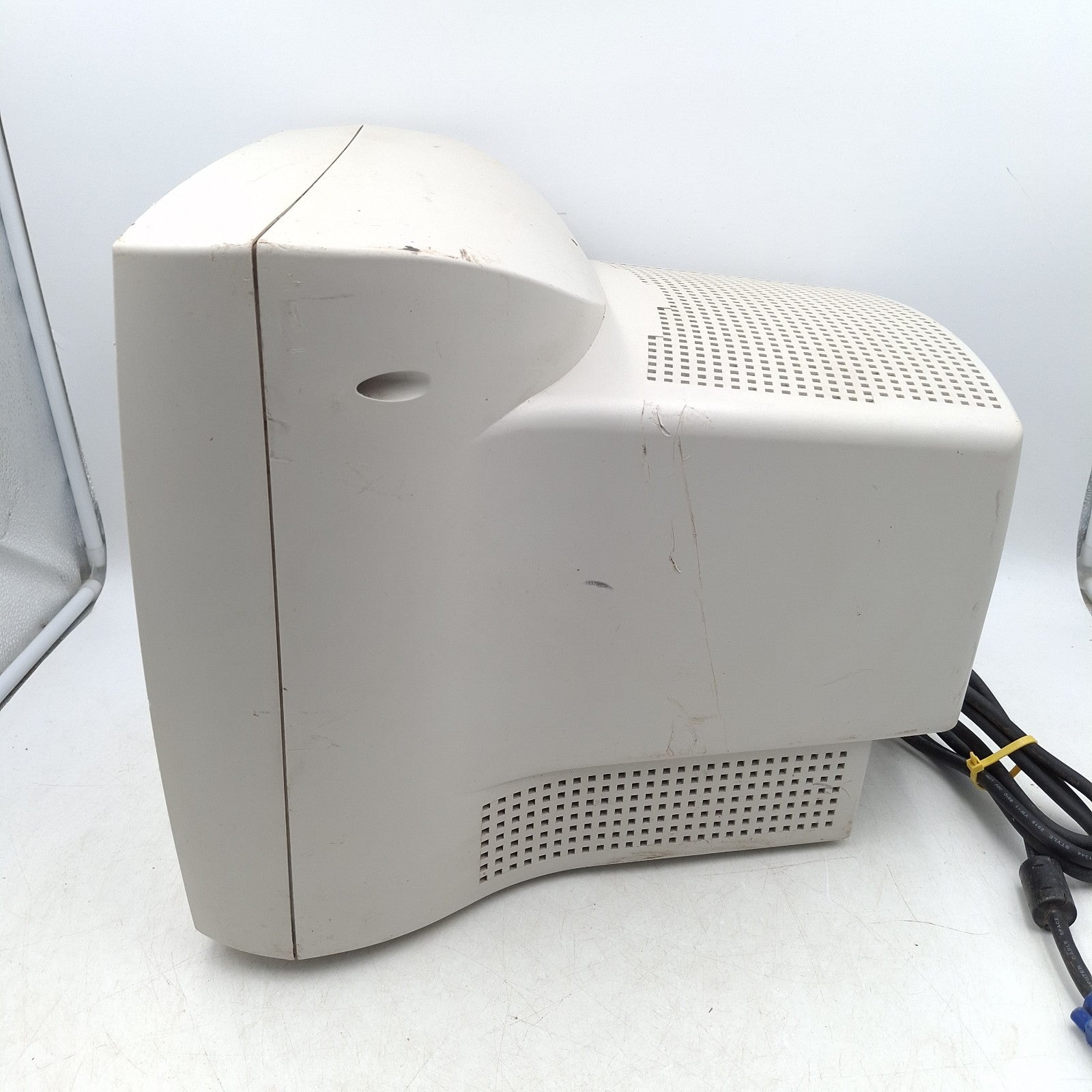 Fujitsu Siemens 16" CRT Computer Monitor | Non-Working | Spares or Repairs | Used Vintage