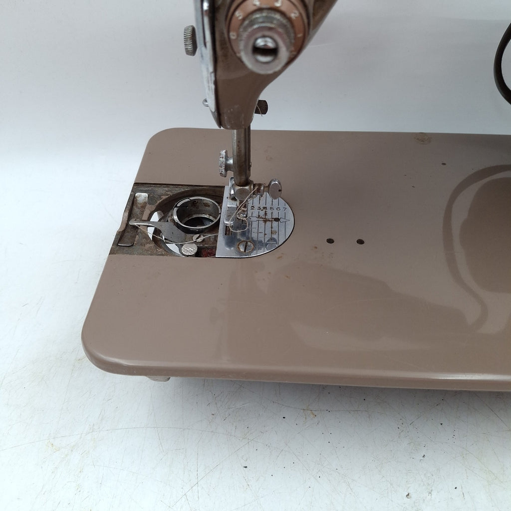 Singer 185K Electric Sewing Machine | Vintage | Faulty / For Parts or Repair | Used