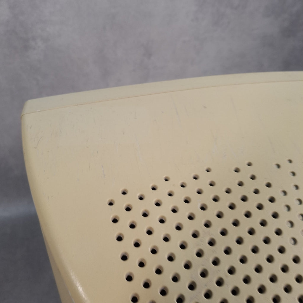 RM RM700-P 17" CRT Monitor | VGA | Beige | Retro PC & Gaming | Used | Early 2000s