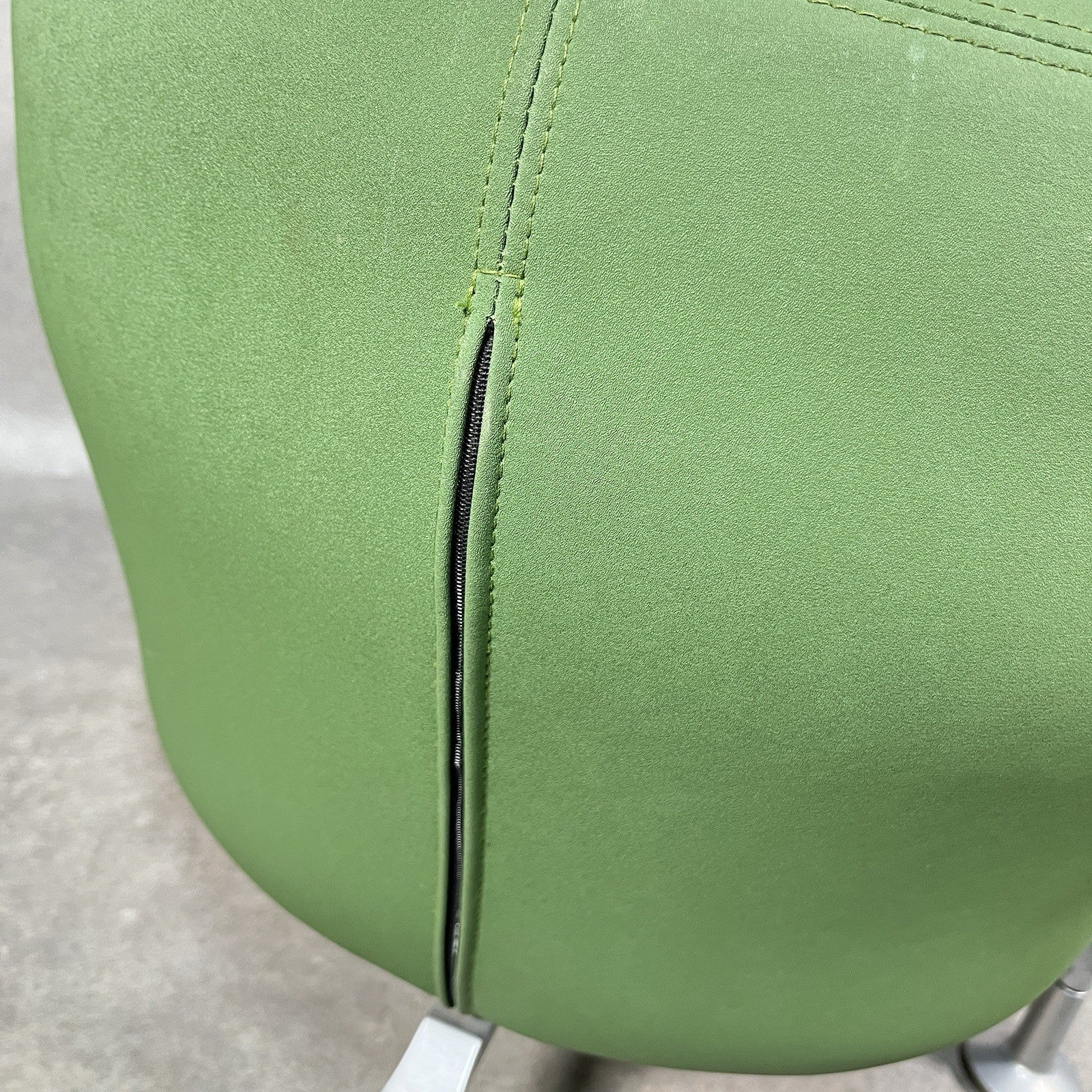 Orangebox POINT-S Soft Seating Ottoman | Green Fabric | Aluminium Legs | 2012 | Used | UK Made