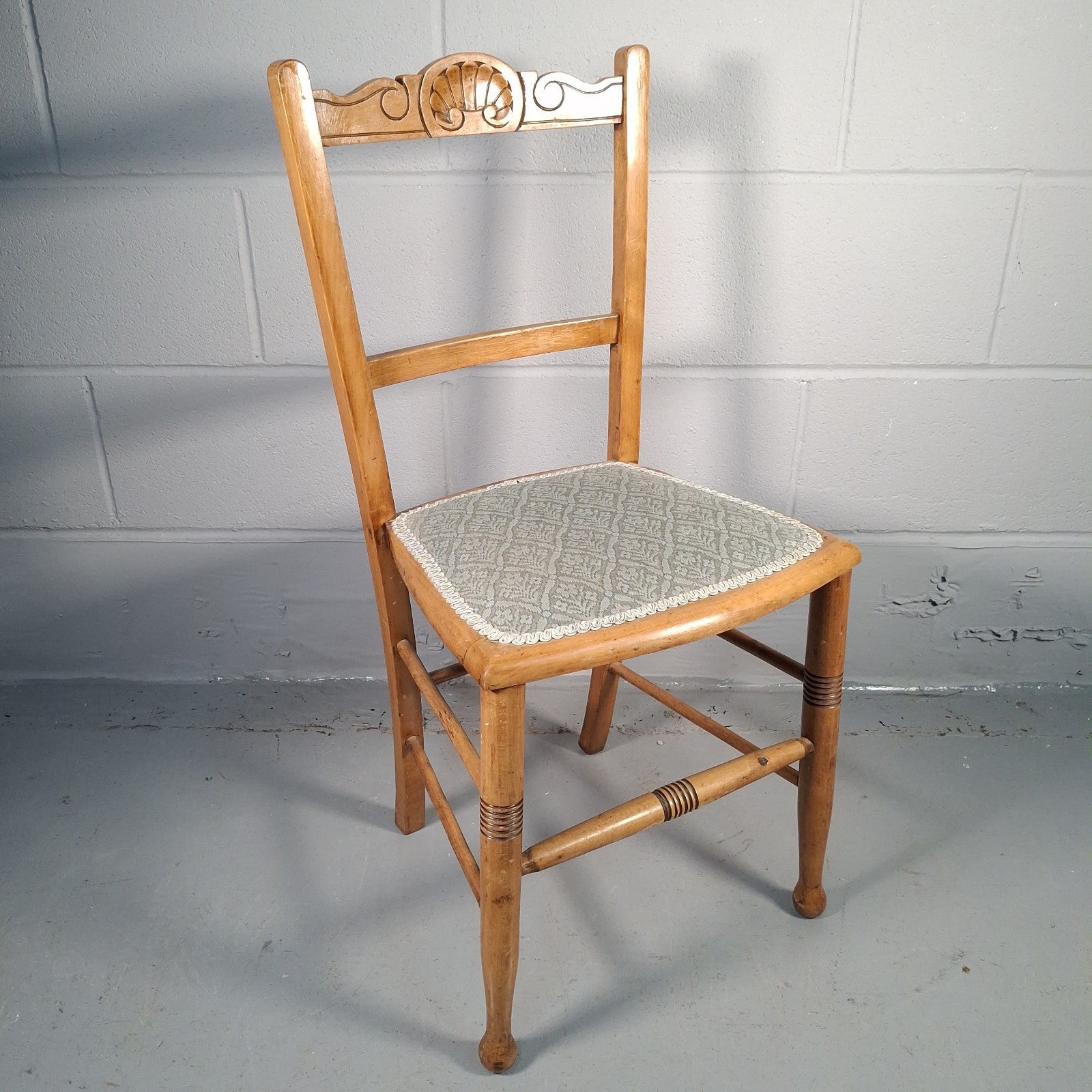 English Country Chair Turned Legs Occacional Bedroom Chait Seat Vintage
