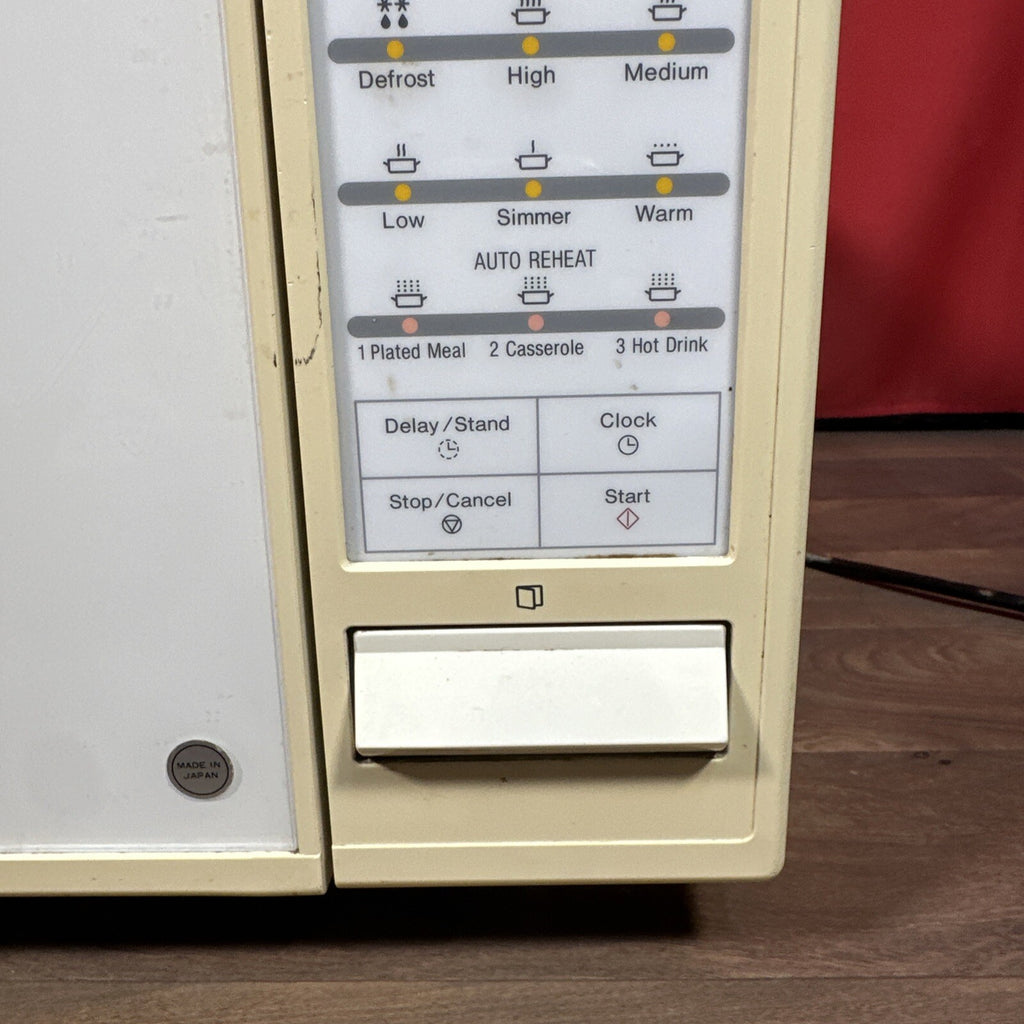 Panasonic NN-6358 700W Microwave Oven | White | Vintage | Used | Includes Manual