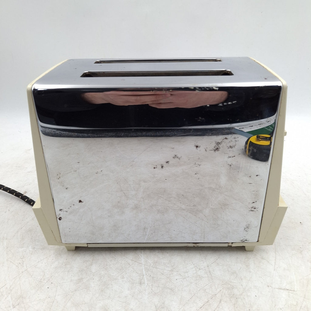 Proctor TJ3 Series 47F 2-Slice Toaster - Vintage Chrome & Cream - Made in USA - 220-240V - Pre-Owned