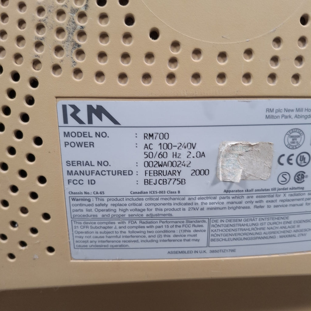RM RM700 17" CRT VGA Monitor | Beige | c.2001 | Faulty / For Parts | Retro Vintage PC