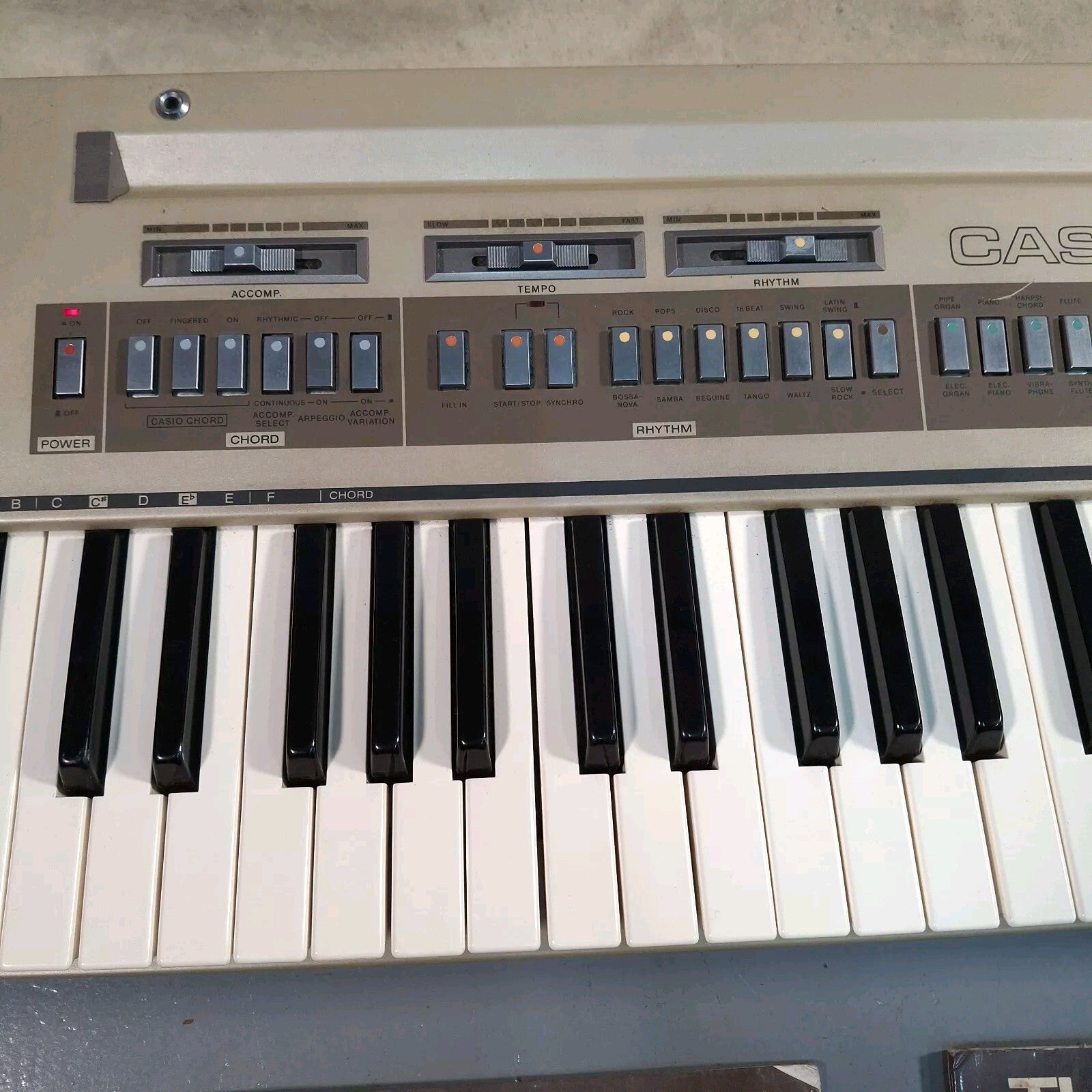 Rare VTG 1983 Casio Casiotone 610 Electronic Musical Keyboard Metal + Receipt