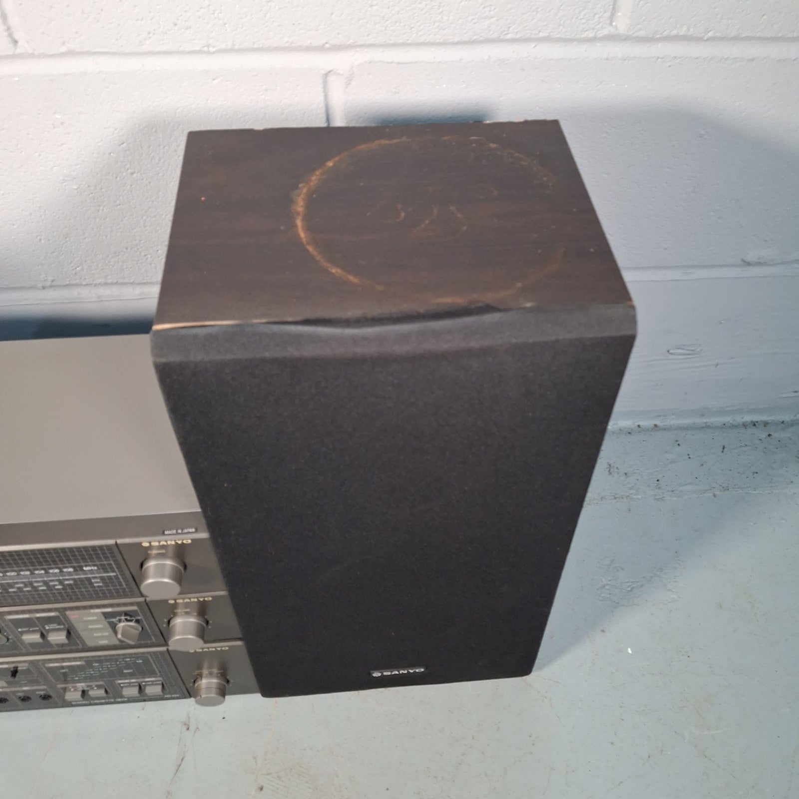 Sanyo Hi-Fi System 222 Tuner Amp Cassette Deck & Speakers — Cassette Deck Faulty