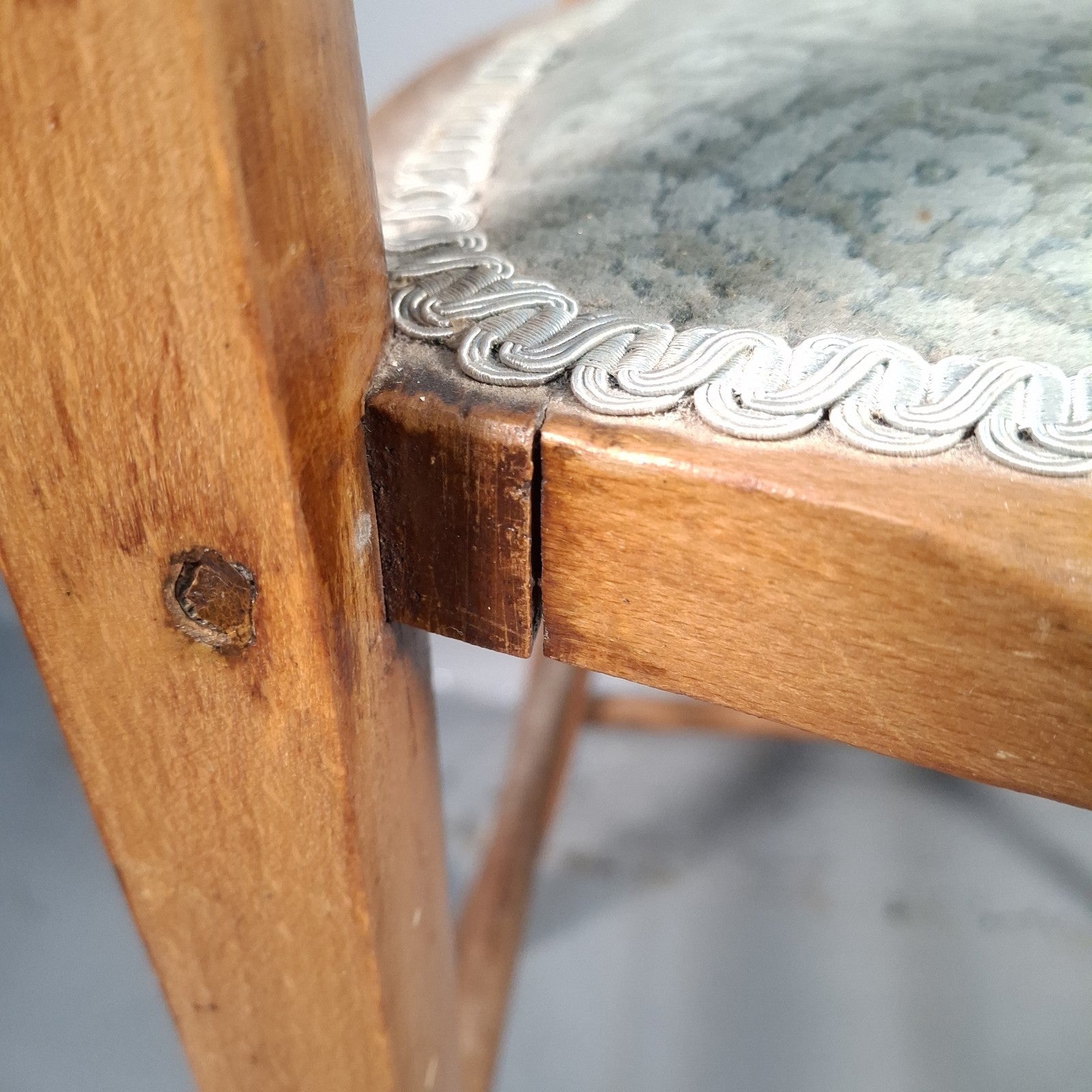 English Country Chair Turned Legs Occacional Bedroom Chait Seat Vintage