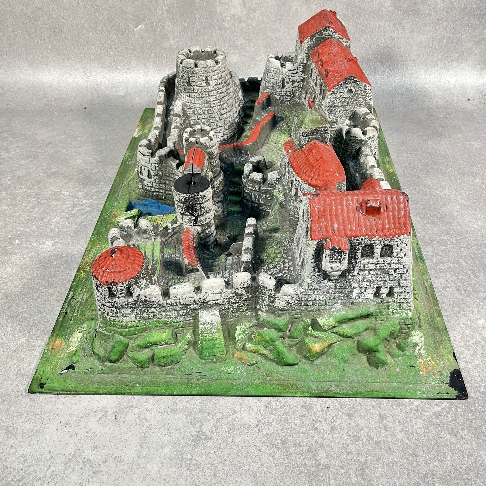 VTG Hausser ECO Germany Elastolin Spielwaren Castle Medival Playset 70's Diorama