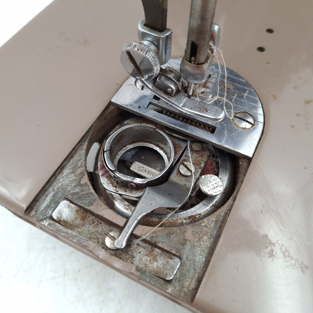 Singer 185K Electric Sewing Machine | Vintage | Faulty / For Parts or Repair | Used