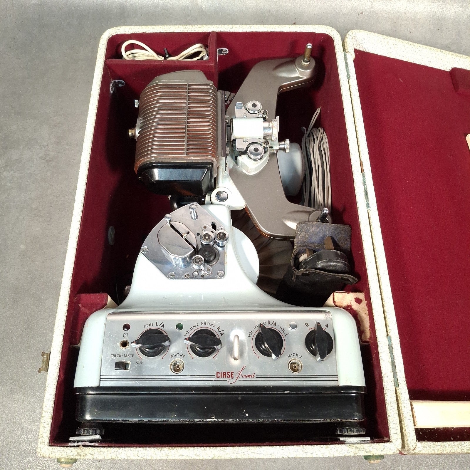 1957 Vintage Cirse Sound 8mm Cine Film Projector in Speaker Case Spares Repairs