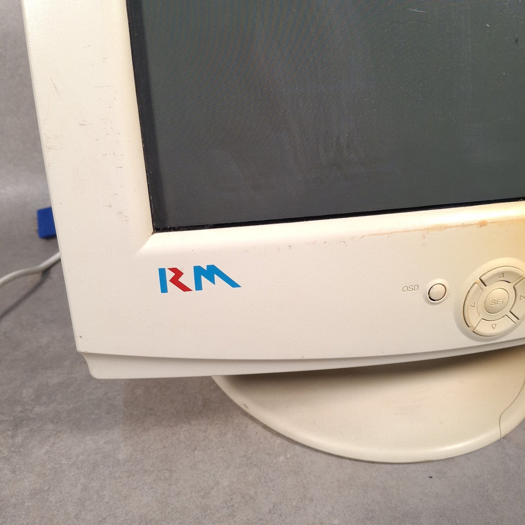 RM RM700-A 17" CRT VGA Monitor | Beige | 2001 | Retro PC & Vintage Gaming Display