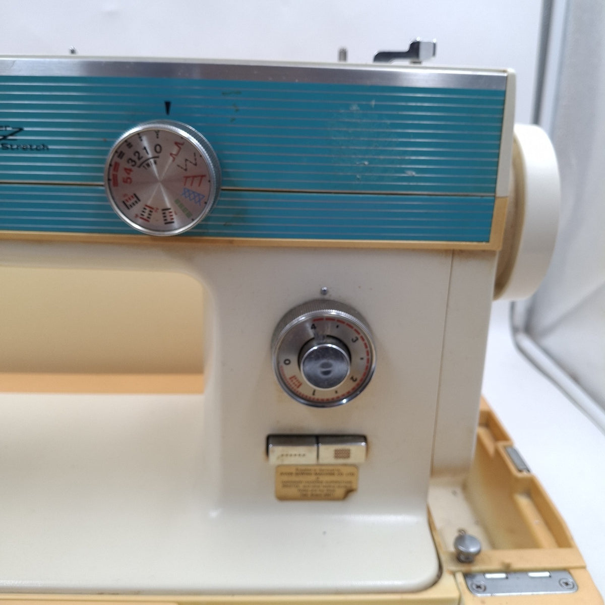 Riccar 510 Super Z Stretch Vintage Sewing Machine with Case & Foot Pedal – 1960s/70s | Used