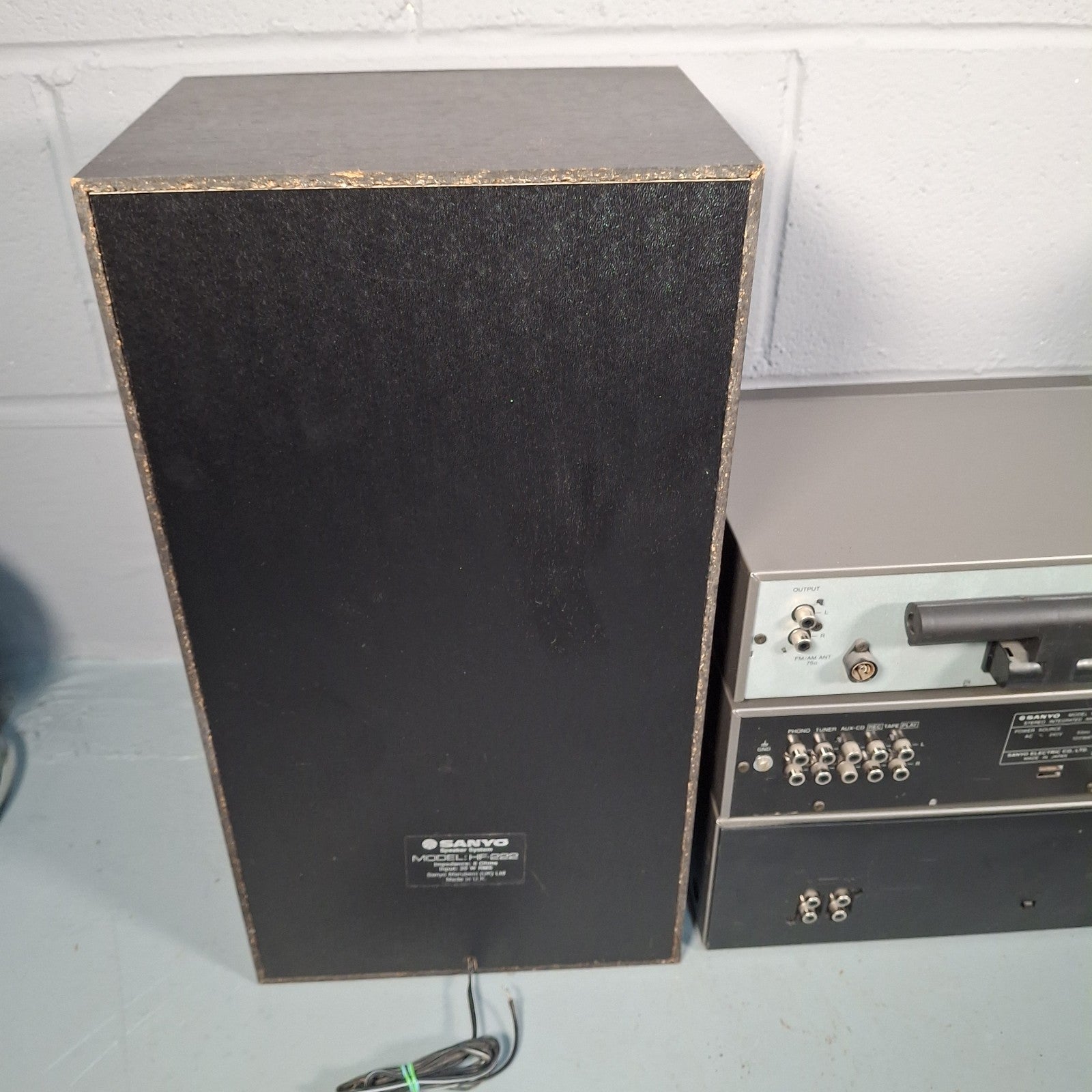 Sanyo Hi-Fi System 222 Tuner Amp Cassette Deck & Speakers — Cassette Deck Faulty
