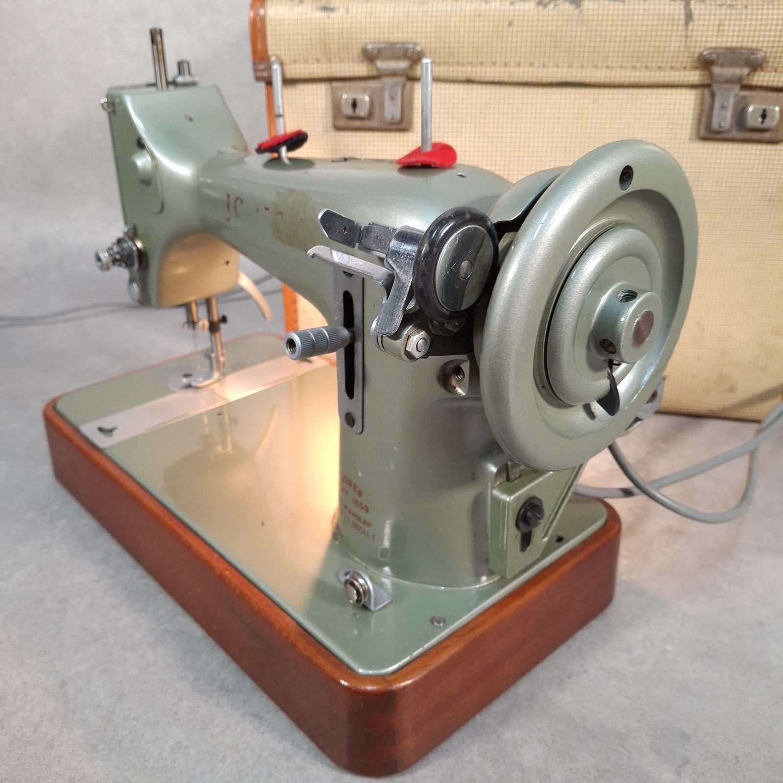 Sewing Machine Jones CS-E Cylinder Shuttle & Case + Manual Plus Extras Vintage