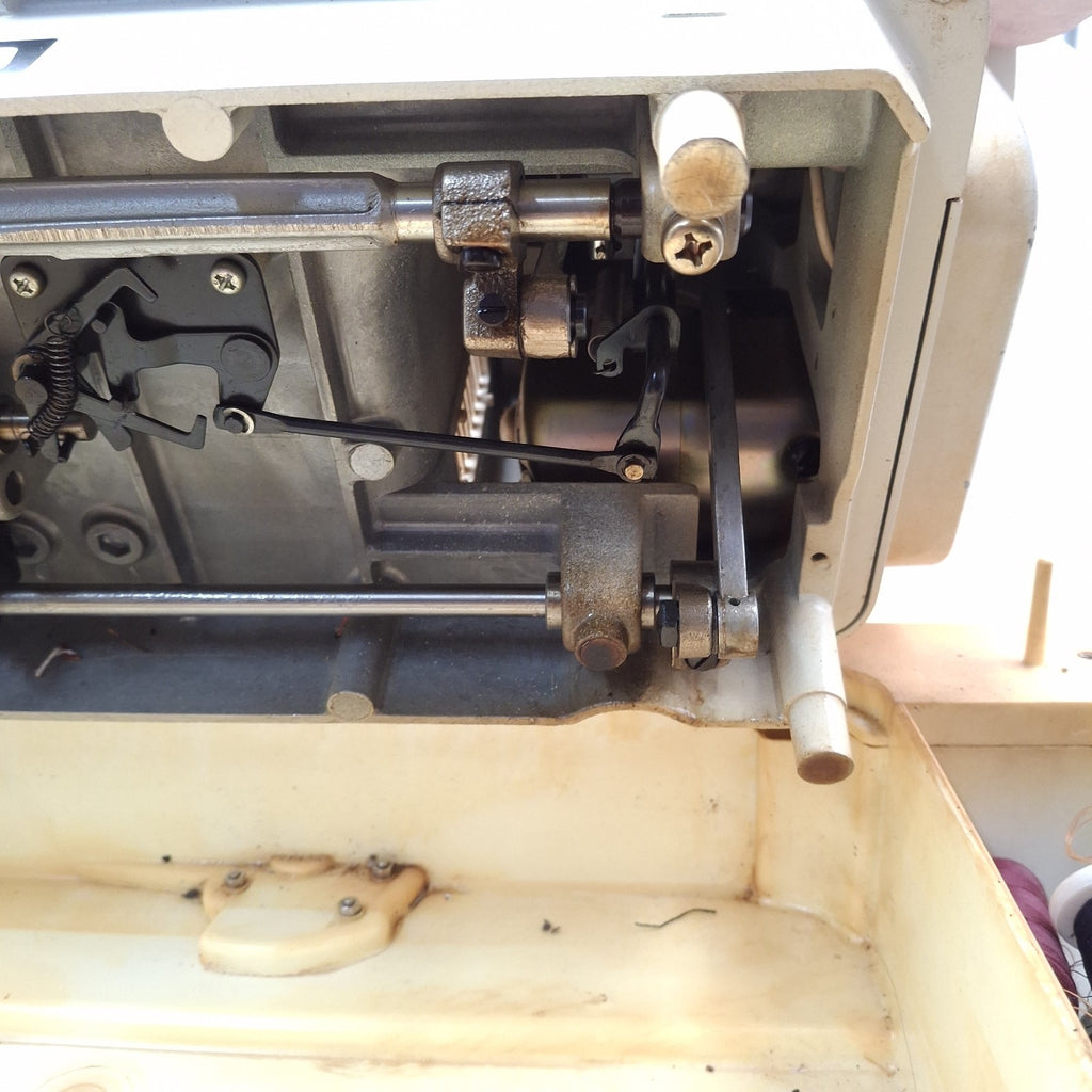Riccar 510 Super Z Stretch Vintage Sewing Machine with Case & Foot Pedal – 1960s/70s | Used