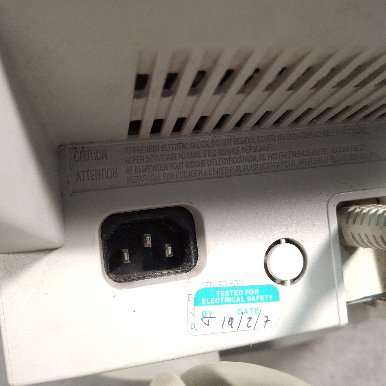 Samsung SyncMaster 753S 17" CRT VGA Monitor | 2002 | Retro PC | Used | No Power Cable