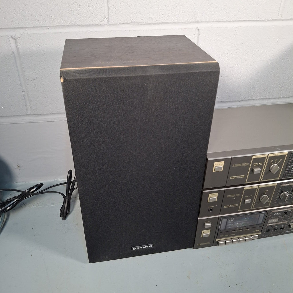 Sanyo Hi-Fi System 222 Tuner Amp Cassette Deck & Speakers — Cassette Deck Faulty