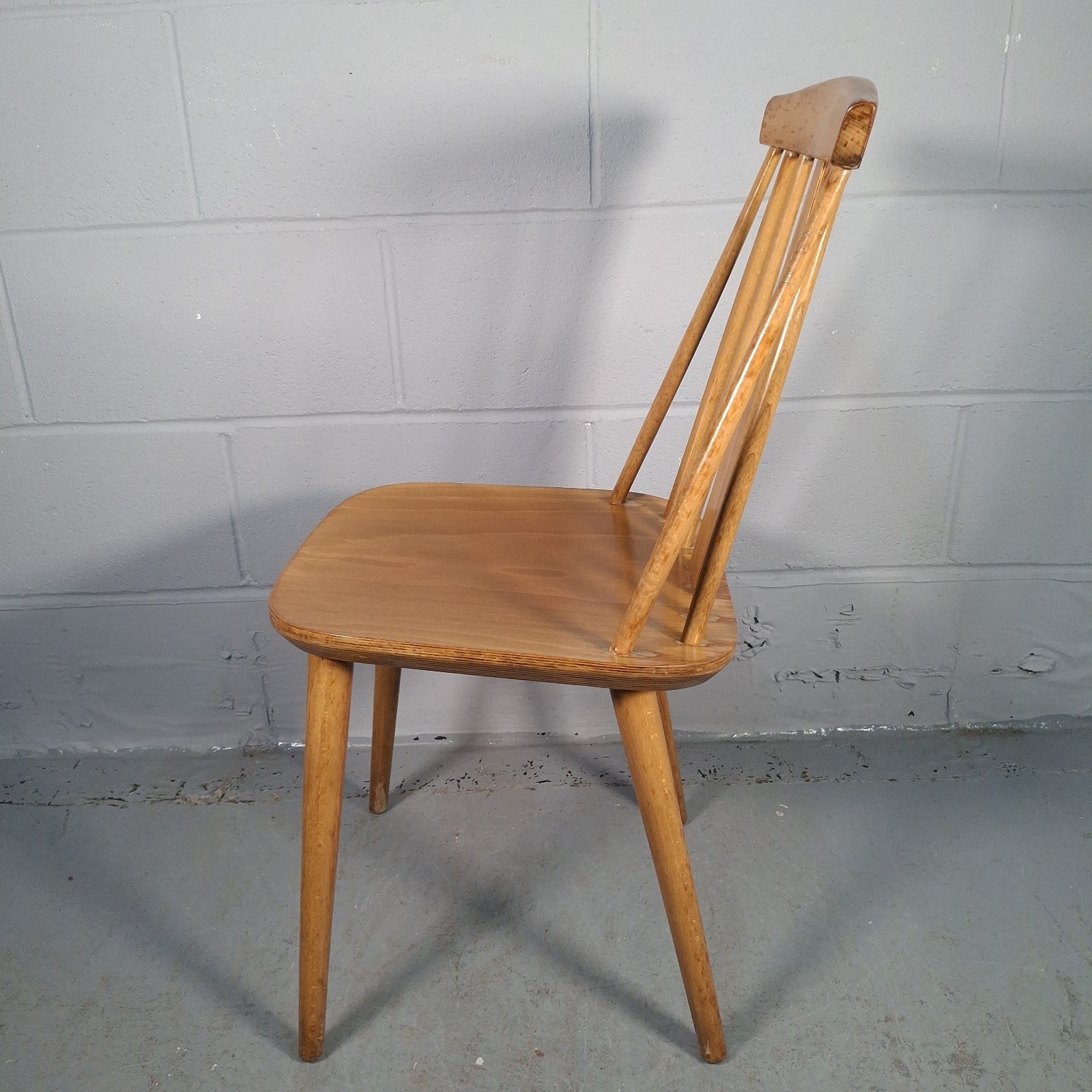 Mid Century Spindle Stick Back Chair with Shaped Central Splat Light Wood Prop