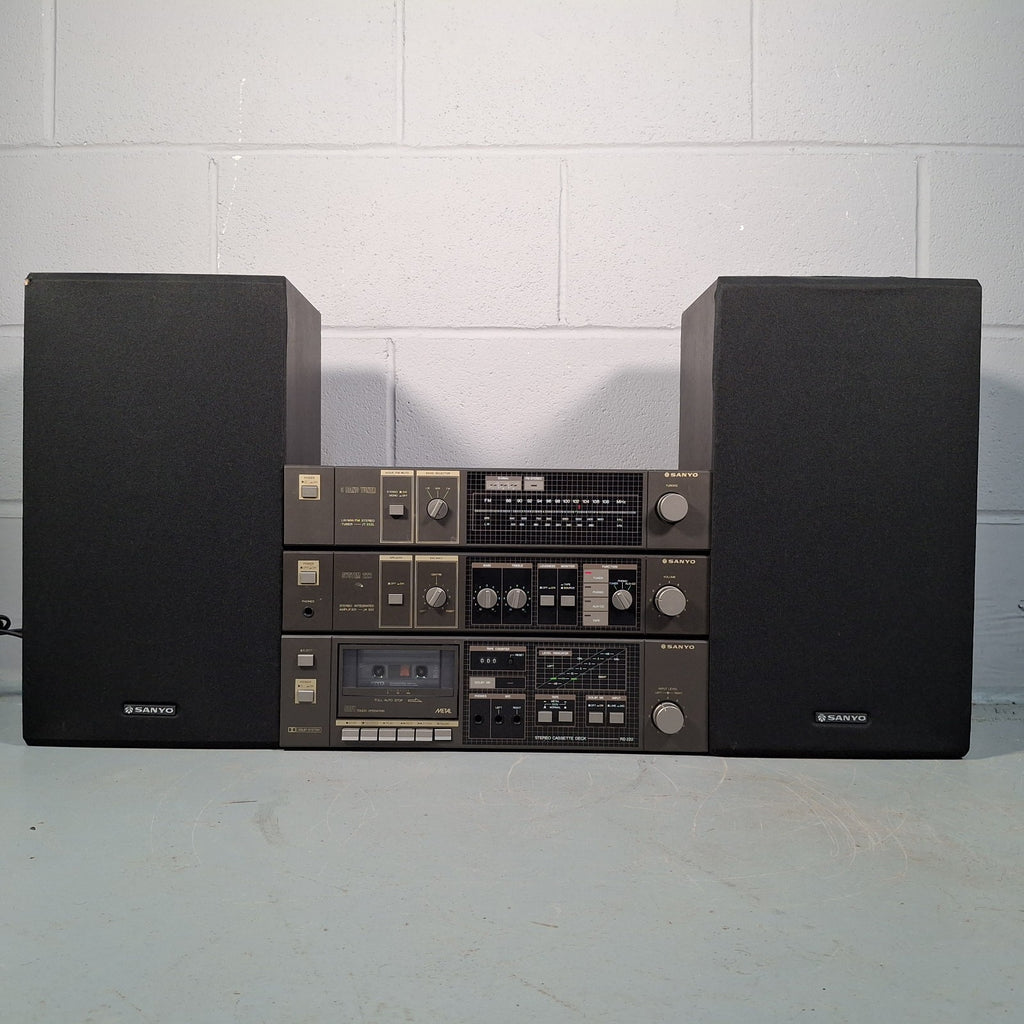 Sanyo Hi-Fi System 222 Tuner Amp Cassette Deck & Speakers — Cassette Deck Faulty