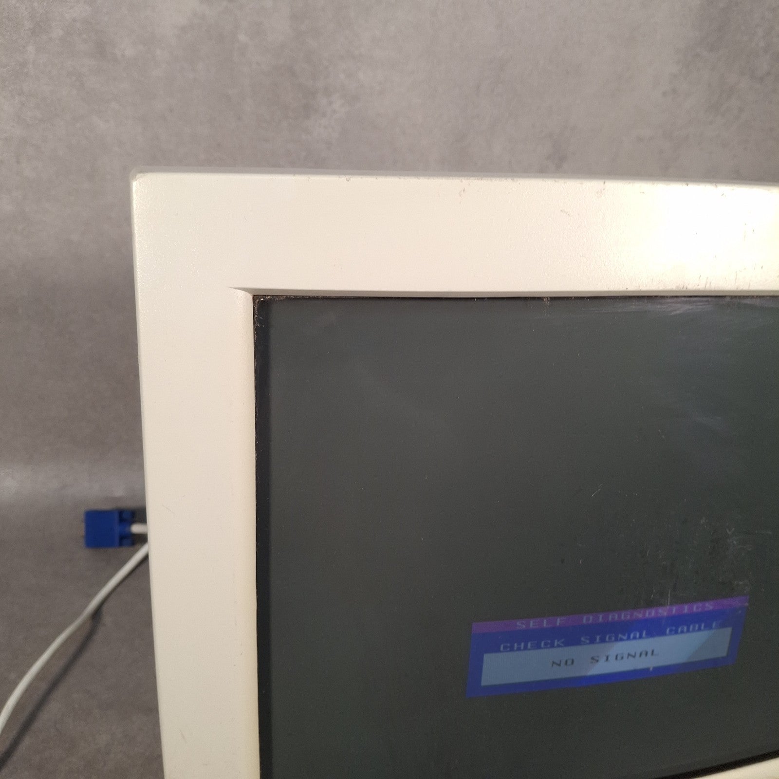 RM RM700-A 17" CRT VGA Monitor | Beige | 2001 | Retro PC & Vintage Gaming Display