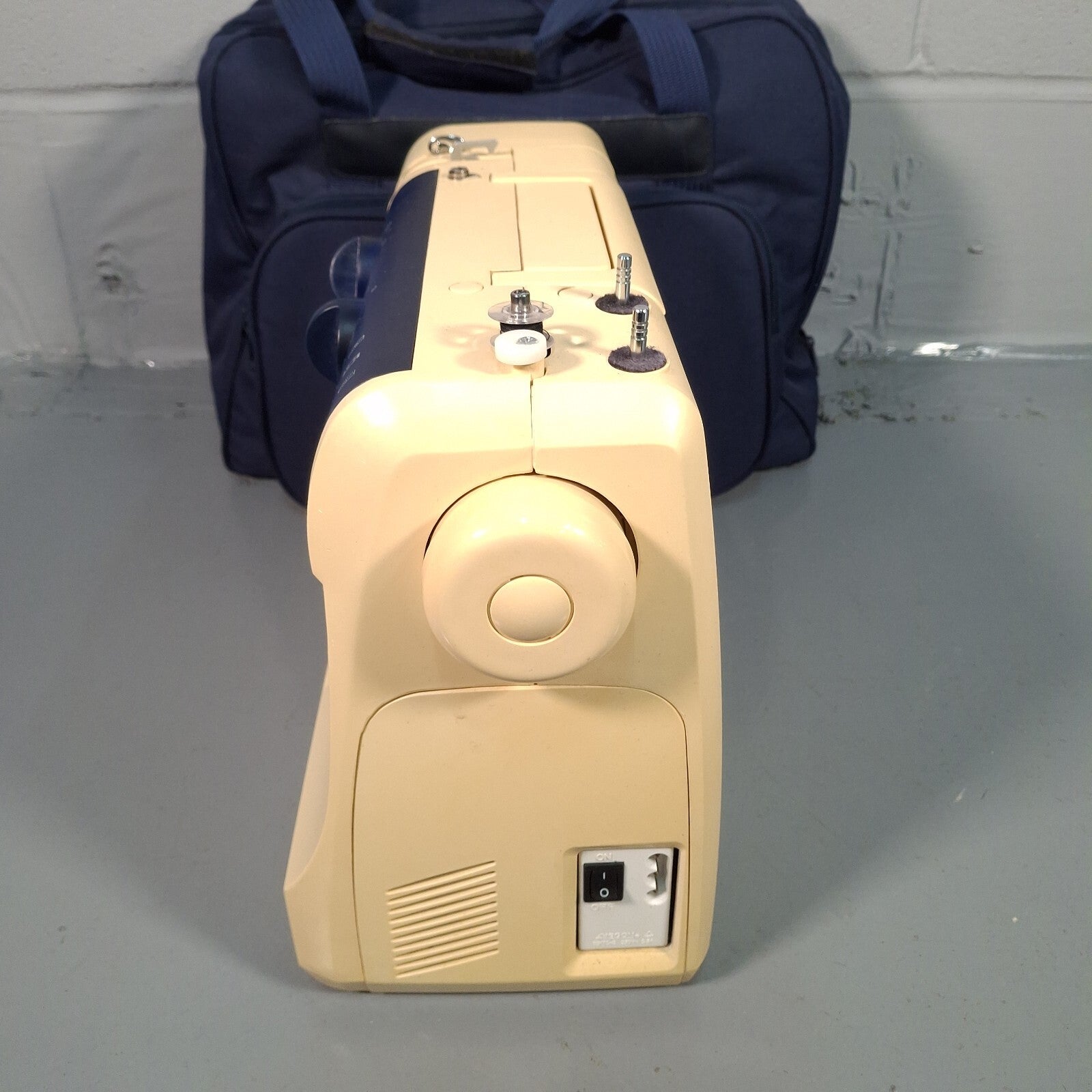 Joys PF-1400 Sewing Machine With Pedal, Instructions & Carry Bag