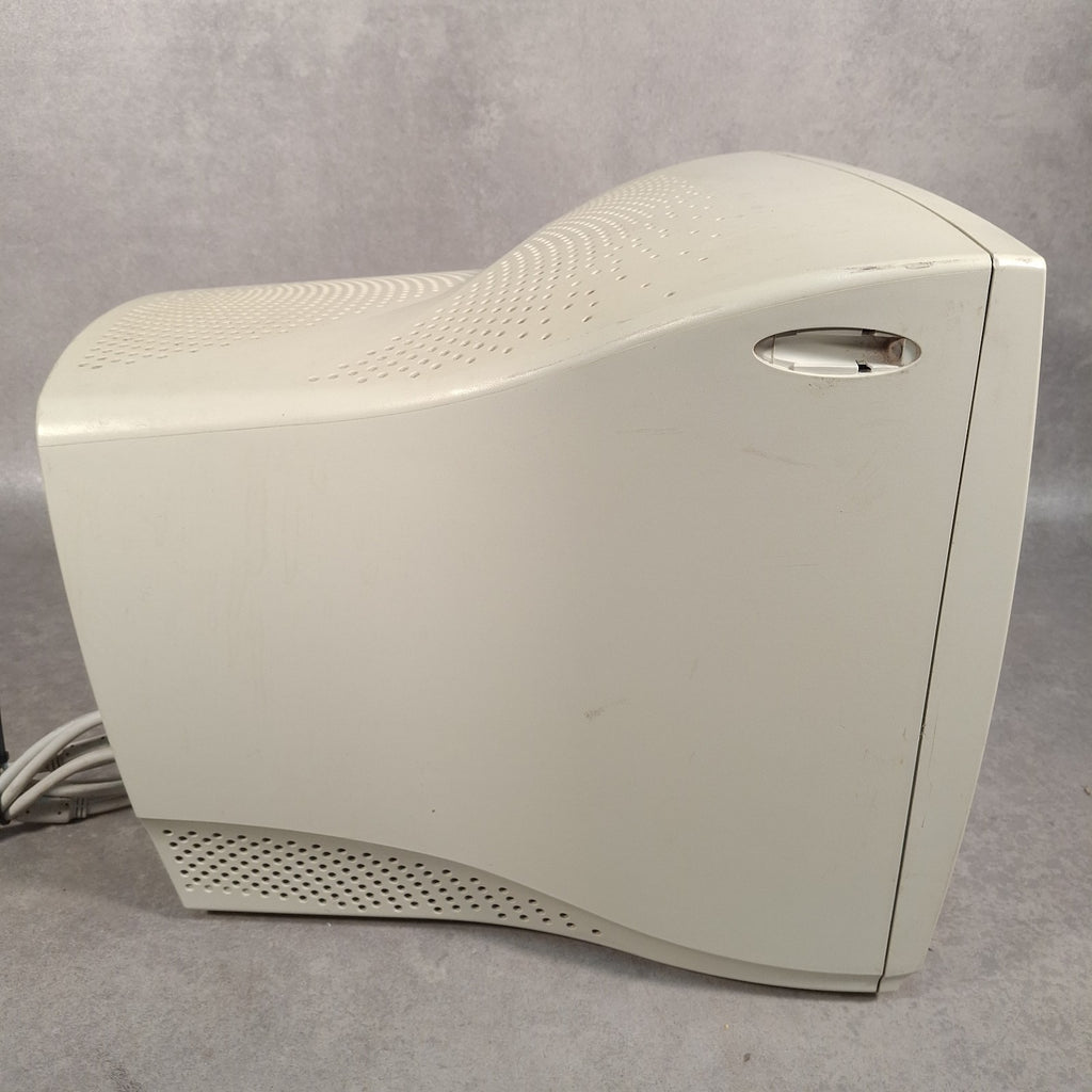 RM RM700-A 17" CRT Monitor | VGA | Beige | No Stand | Retro PC & Gaming | Used | Early 2000s