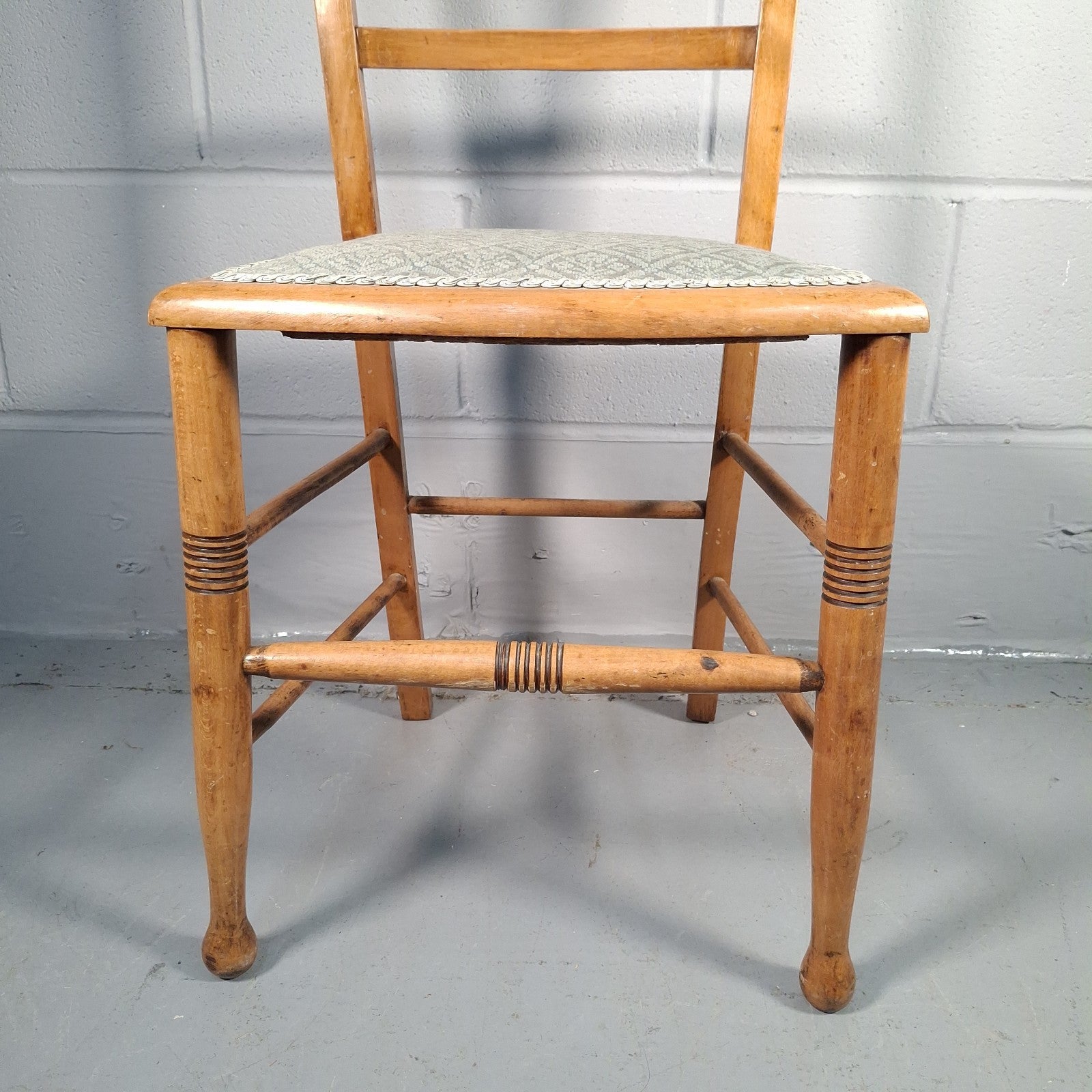 English Country Chair Turned Legs Occacional Bedroom Chait Seat Vintage