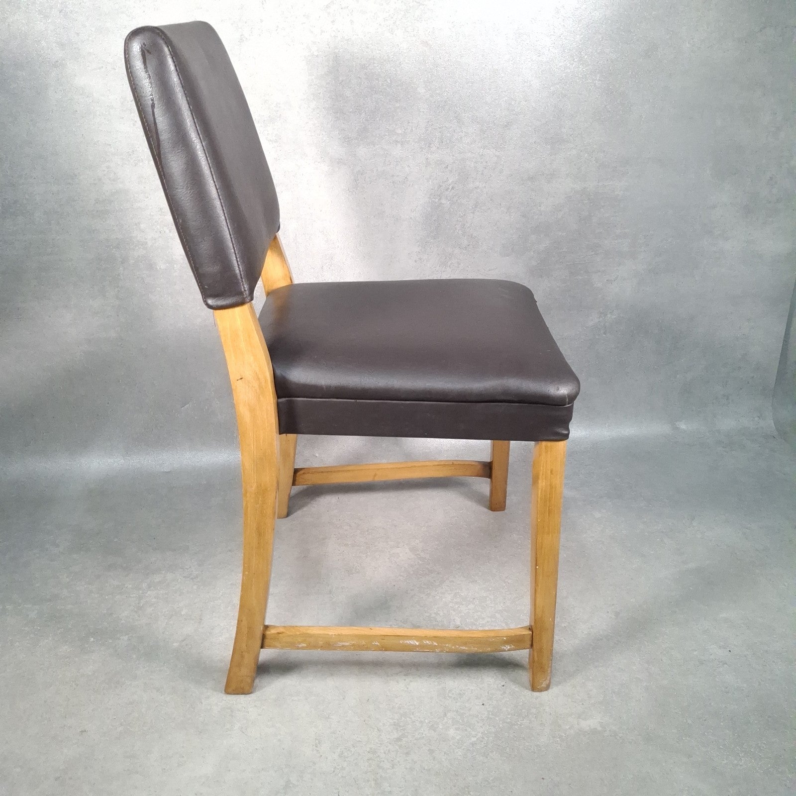 Dining Chair Vintage Brown Faux Leather Wooden Frame Retro Café Pub Restaurant