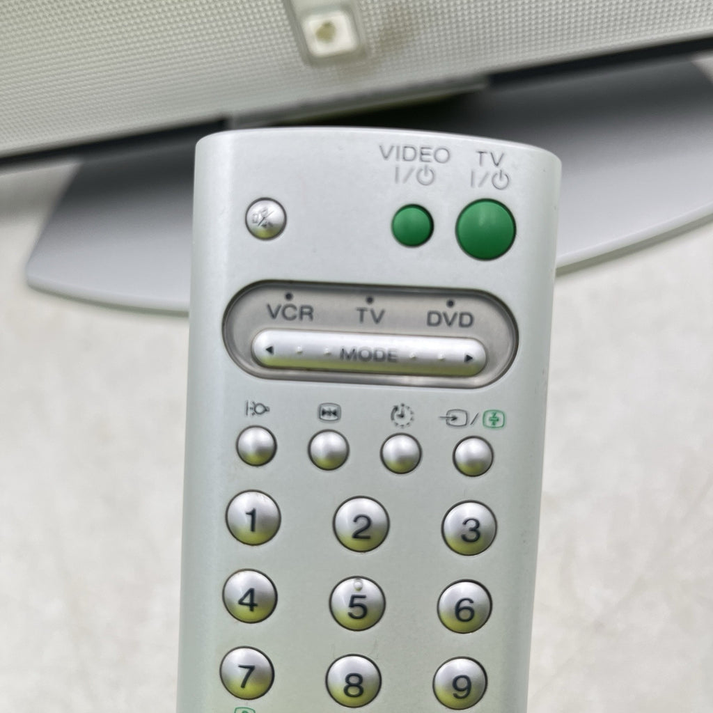 Sony Wega KLV-L23M1 LCD Gaming TV & Remote Tilt Stand retro Vintage Prop Silver