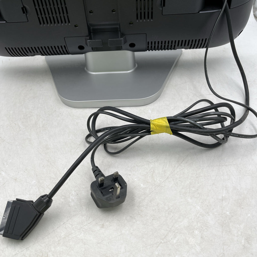 Sony Wega KLV-L23M1 LCD Gaming TV & Remote Tilt Stand retro Vintage Prop Silver