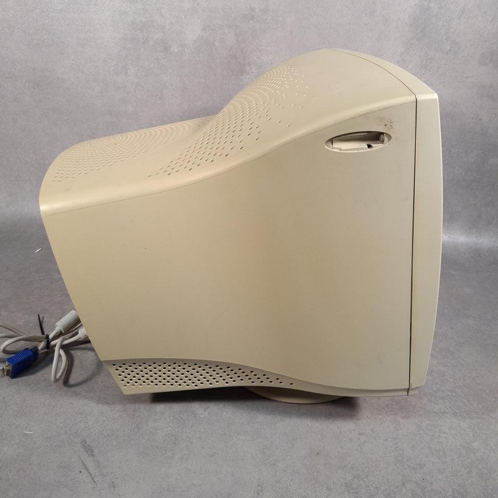 RM RM700-P 17" CRT Monitor | VGA | Beige | Retro PC & Gaming | Used | Early 2000s