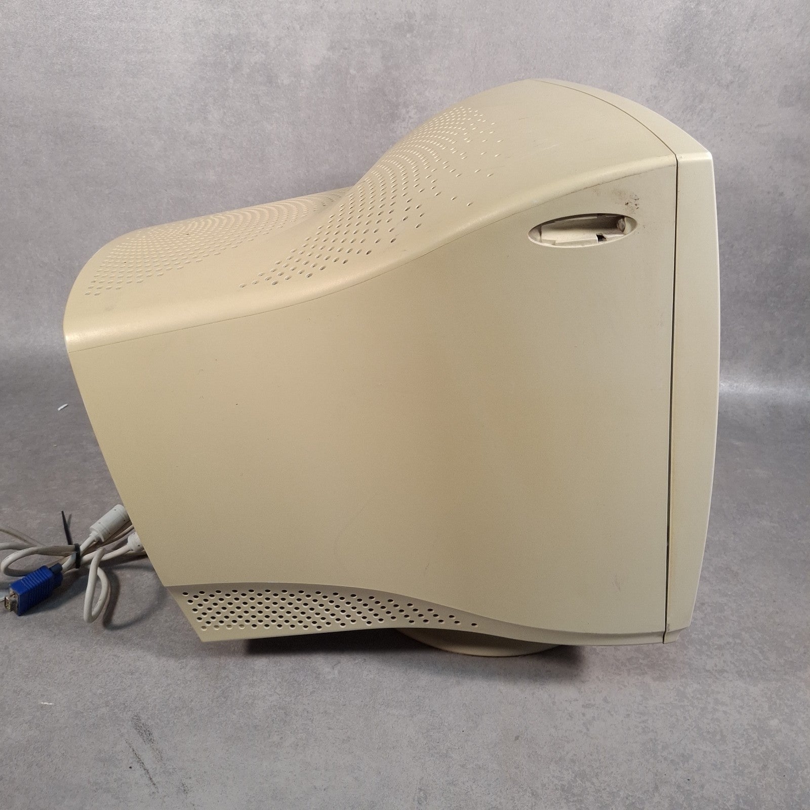 RM RM700-P 17" CRT Monitor | VGA | Beige | Retro PC & Gaming | Used | Early 2000s
