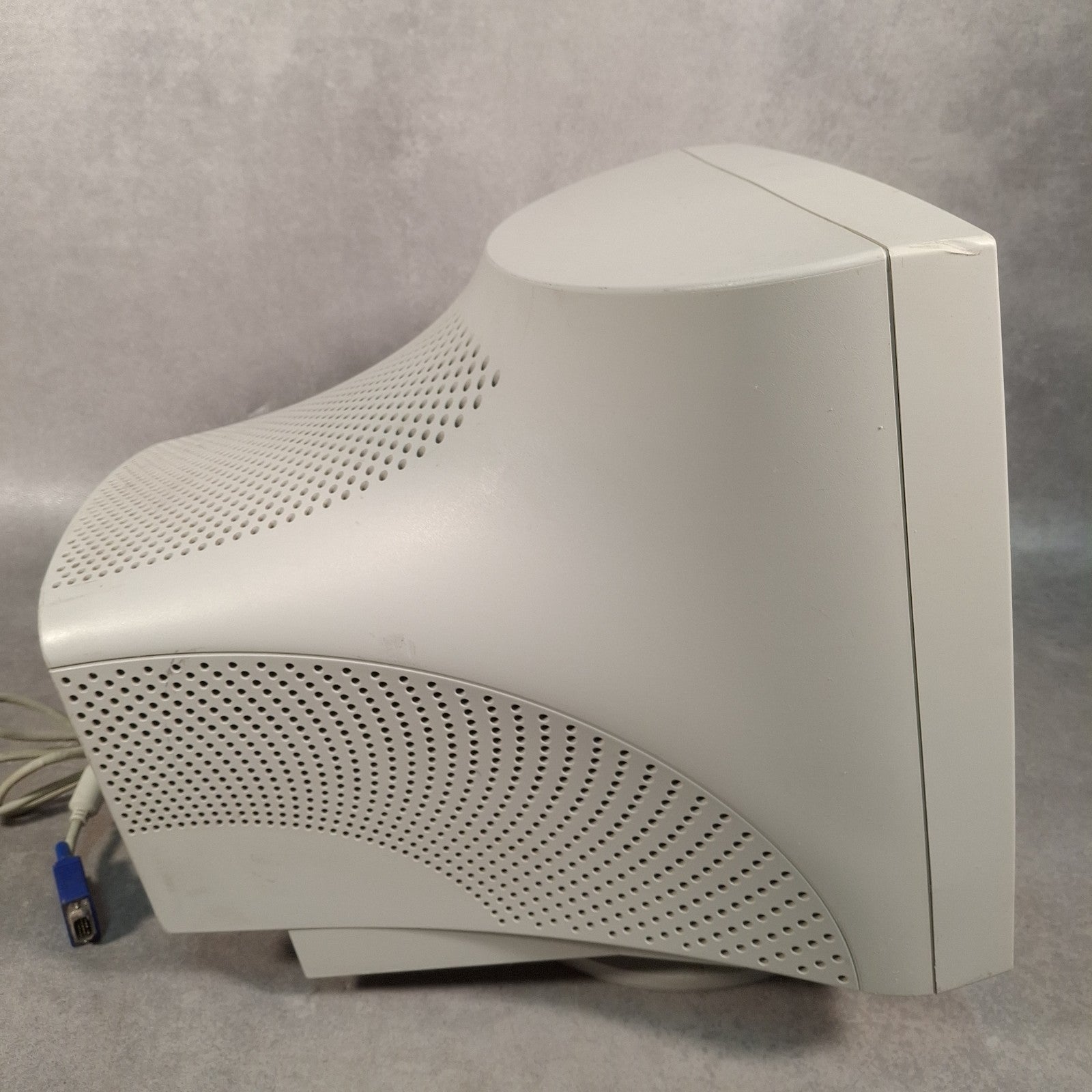 Samsung SyncMaster 753S 17" CRT VGA Monitor | 2002 | Retro PC | Used | No Power Cable