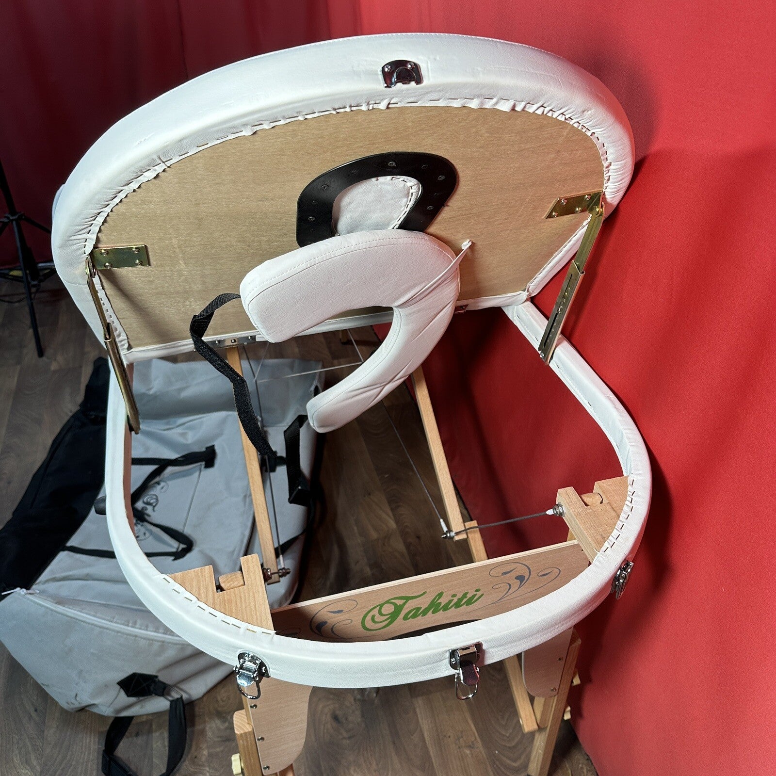 Tahiti Portable Massage Table | White Faux Leather | Height Adjustable | Used | Beauty Therapy