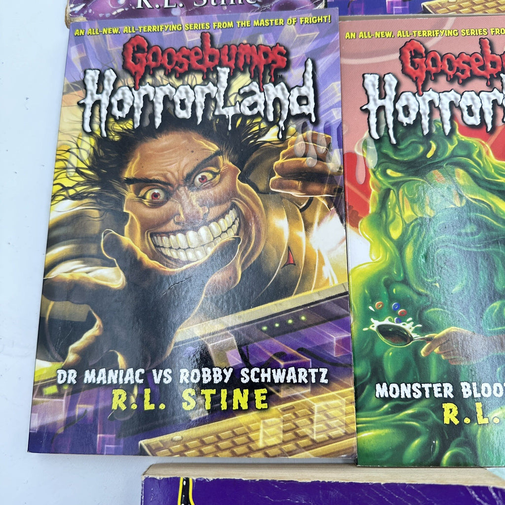 Goosebumps Bundle x11 Books - Original Series & HorrorLand - R.L. Stine - Pre-Owned