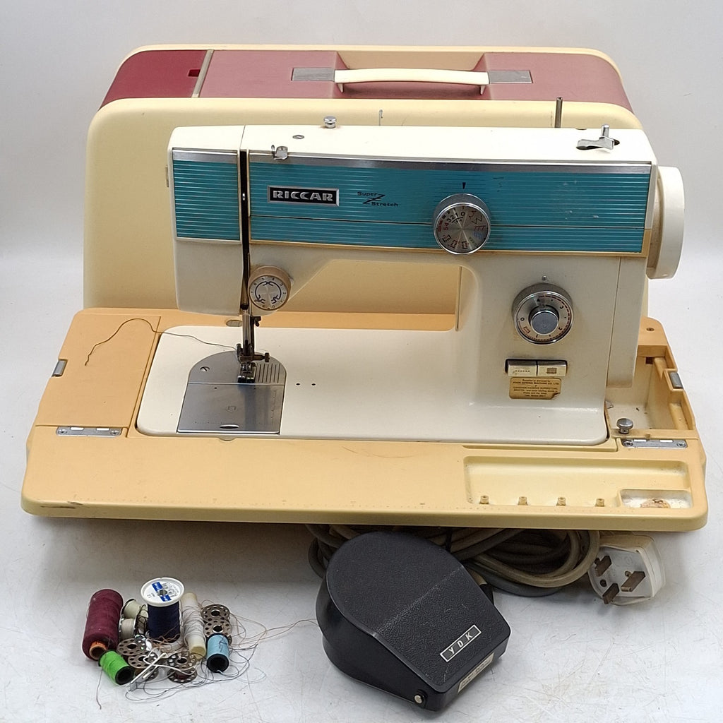 Riccar 510 Super Z Stretch Vintage Sewing Machine with Case & Foot Pedal – 1960s/70s | Used