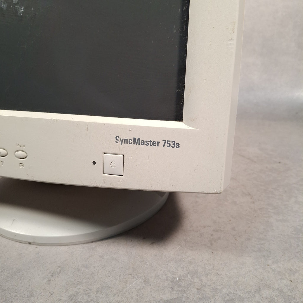 Samsung SyncMaster 753s 17" CRT VGA Monitor | 2002 | Beige | Retro PC & Gaming Display